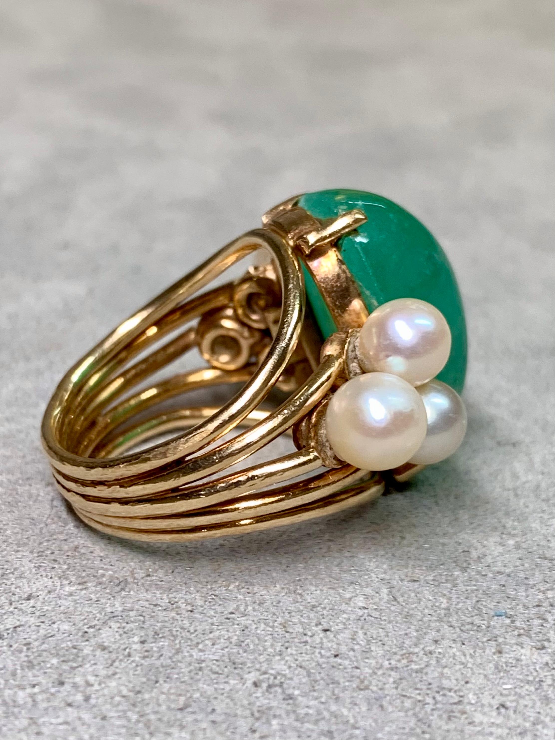 Contemporary Vintage 14K Elongated Cabochon Emerald And Pearl Cocktail Ring 14.80ct For Sale
