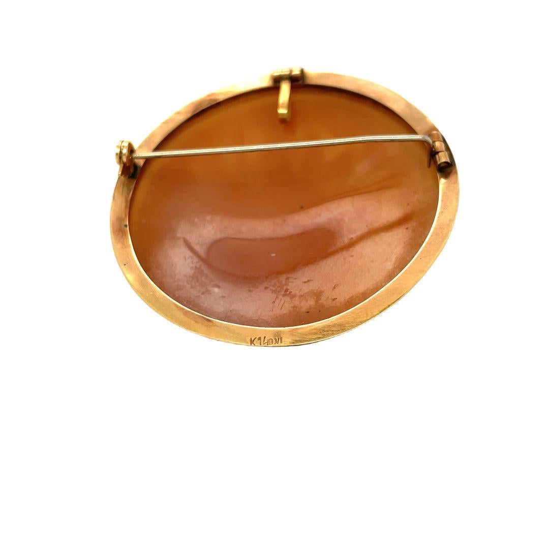 Women's Vintage 14K Floral Cameo Round Brooch/Pendant For Sale