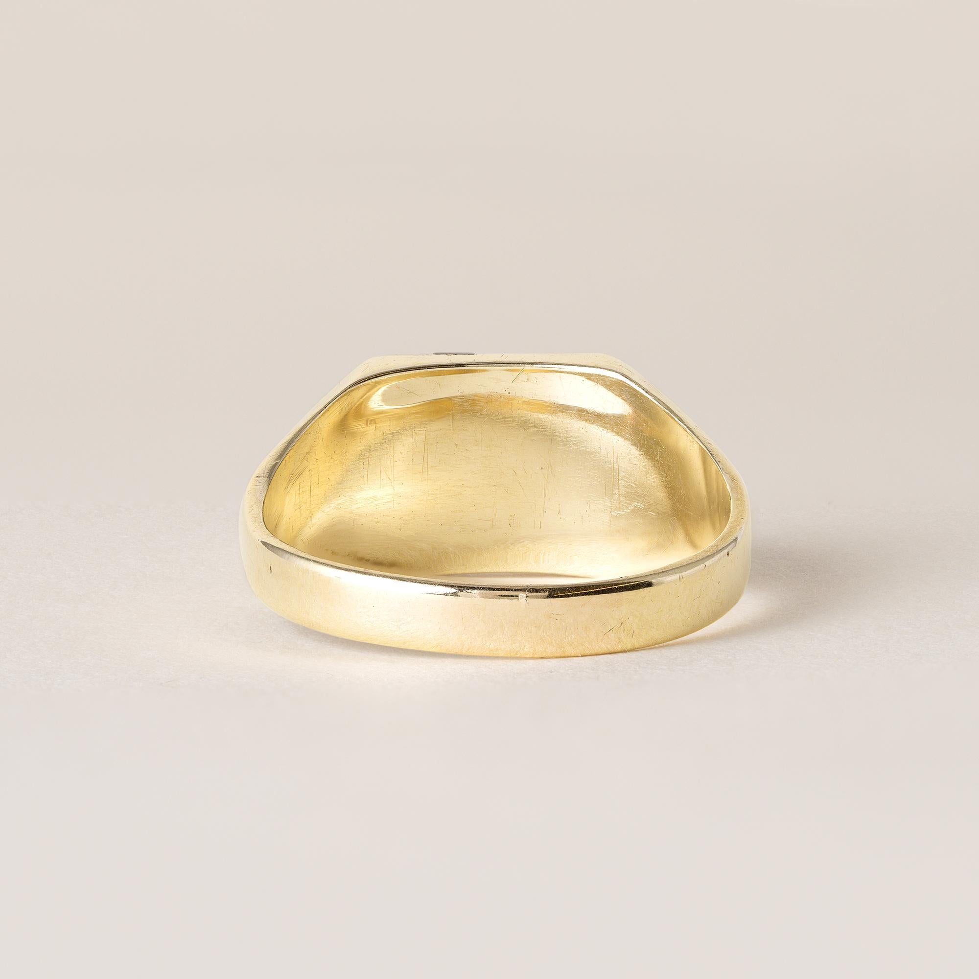 Moderno Vintage 14K Gents Diamond and Onyx Ring Band in vendita