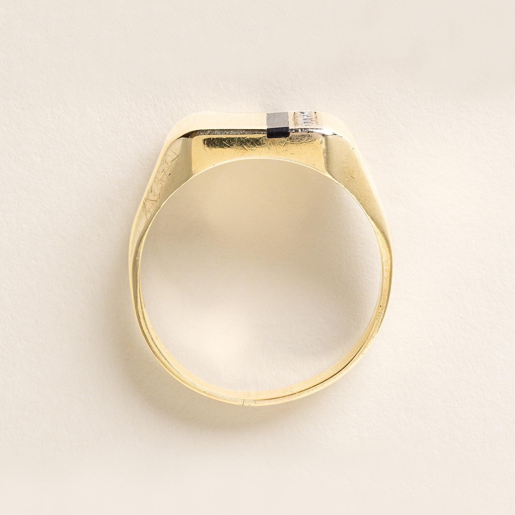 Taglio rotondo Vintage 14K Gents Diamond and Onyx Ring Band in vendita