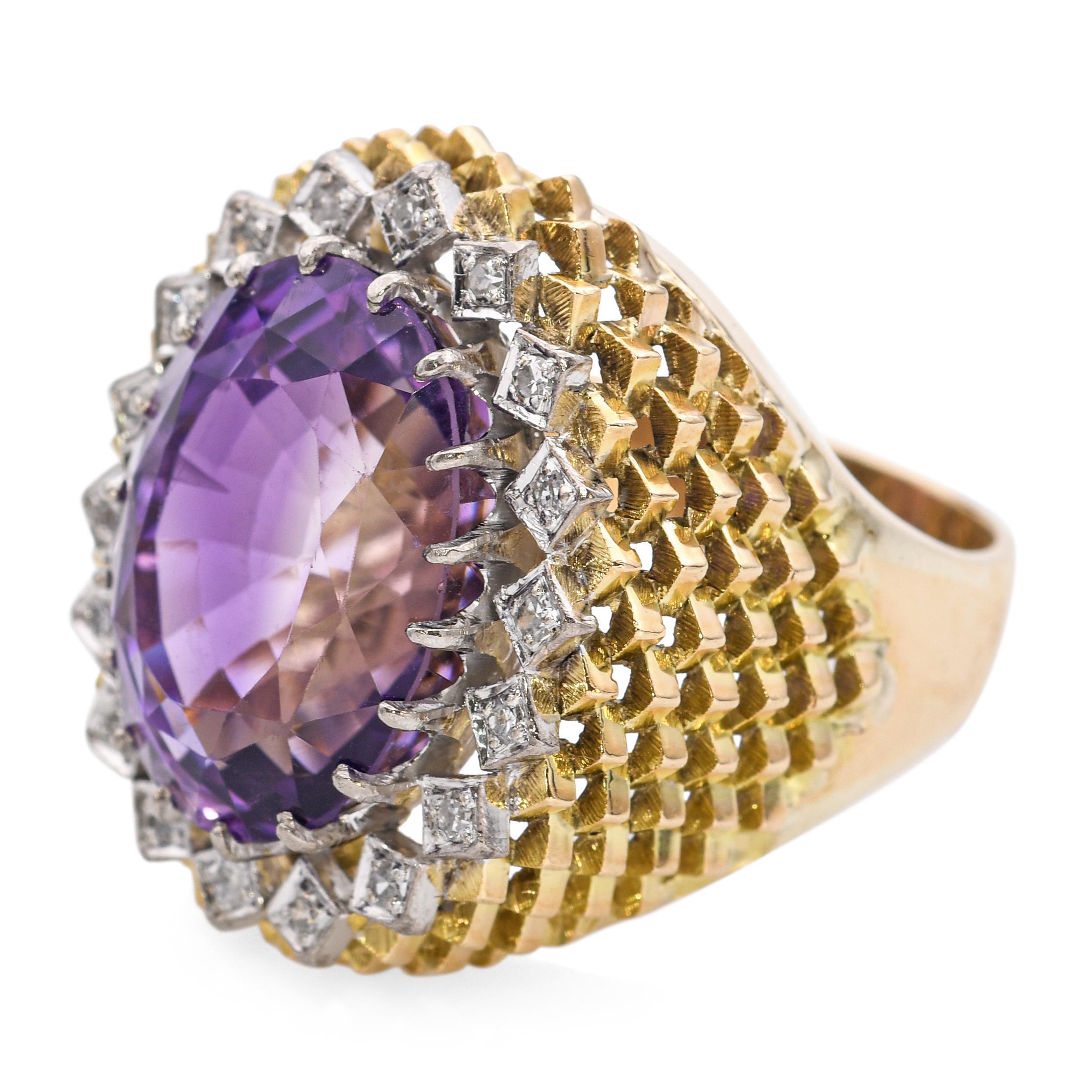 Anello da cocktail in oro 14k 11ct con ametista e diamante In condizioni buone in vendita a New York, NY