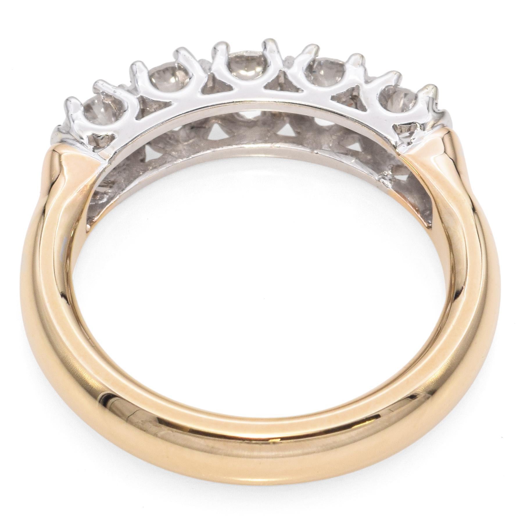 Vintage 14k Gold 1.1tcw Five Stone Diamond Band Ring Pour femmes en vente