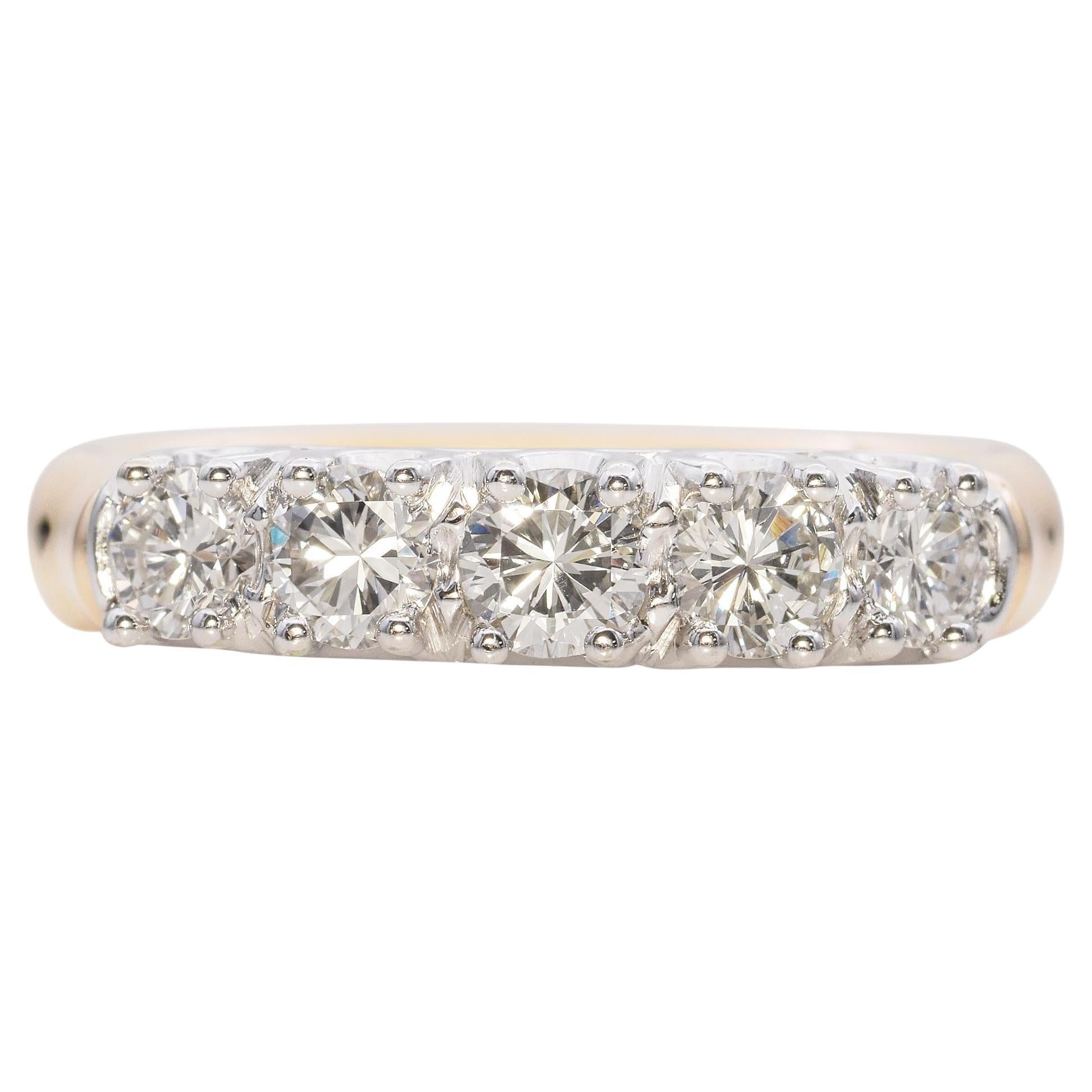 Vintage 14k Gold 1.1tcw Five Stone Diamond Band Ring en vente