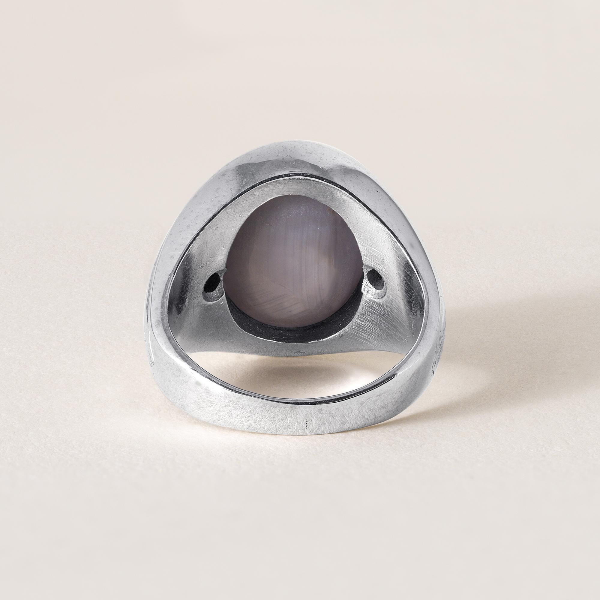 Oval Cut Vintage 14K Gold 13.50 Carat Lavender Star Sapphire Diamond Ring For Sale