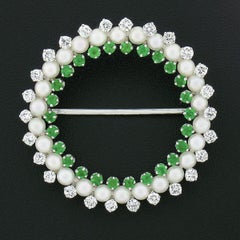 Vintage 14k Gold 1.60ct Round Diamond Emerald & White Pearl Circle Wreath Brooch