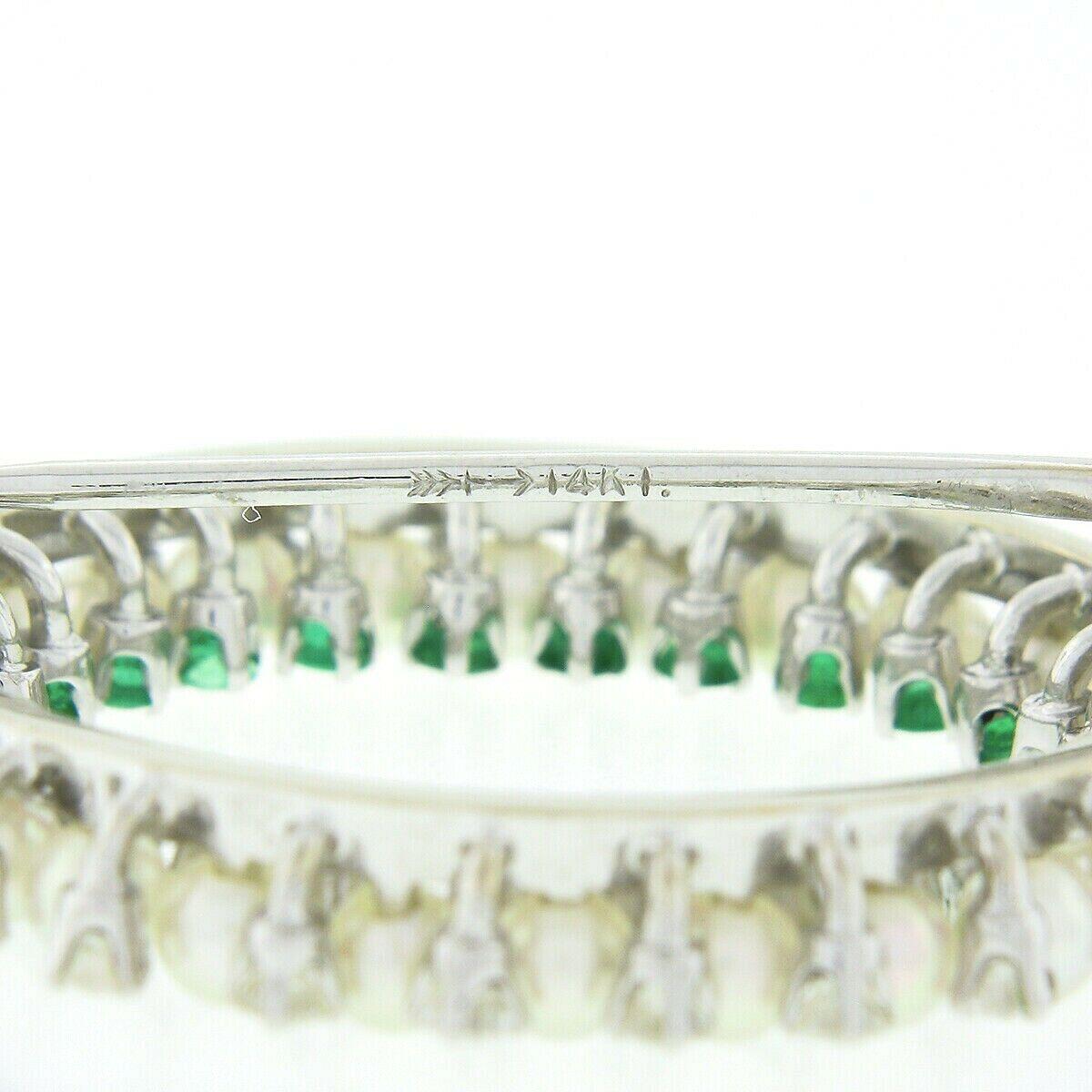 Broche couronne vintage en or 14 carats avec diamants ronds, émeraudes et perles blanches de 1,60 carat Excellent état - En vente à Montclair, NJ