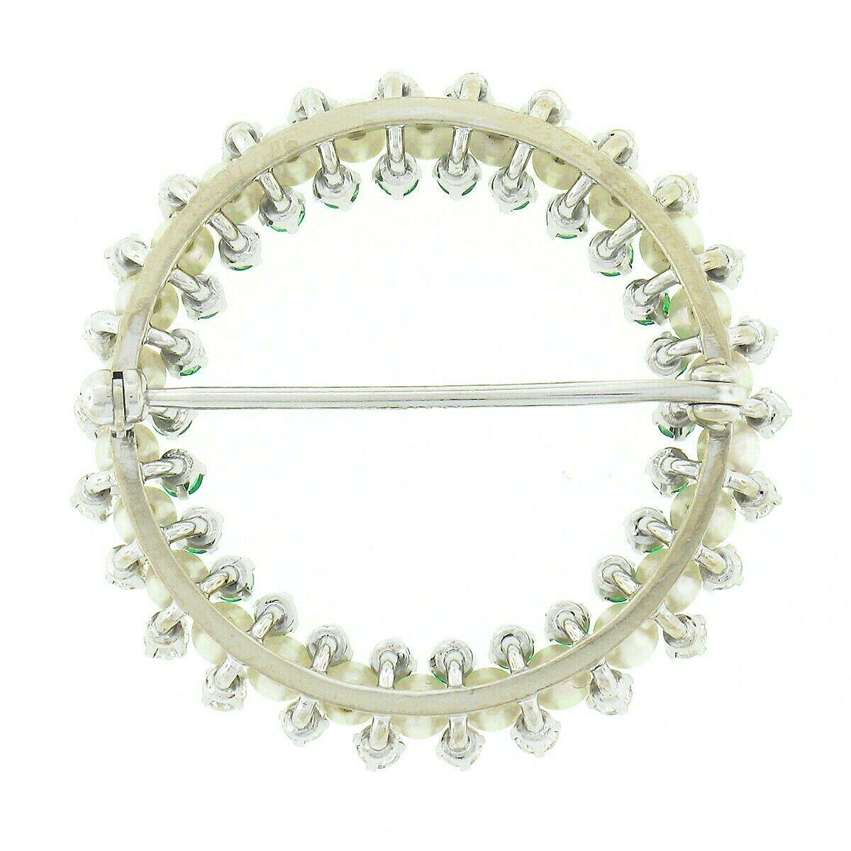 Women's or Men's Vintage 14k Gold 1.60ct Round Diamond Emerald & White Pearl Circle Wreath Brooch For Sale