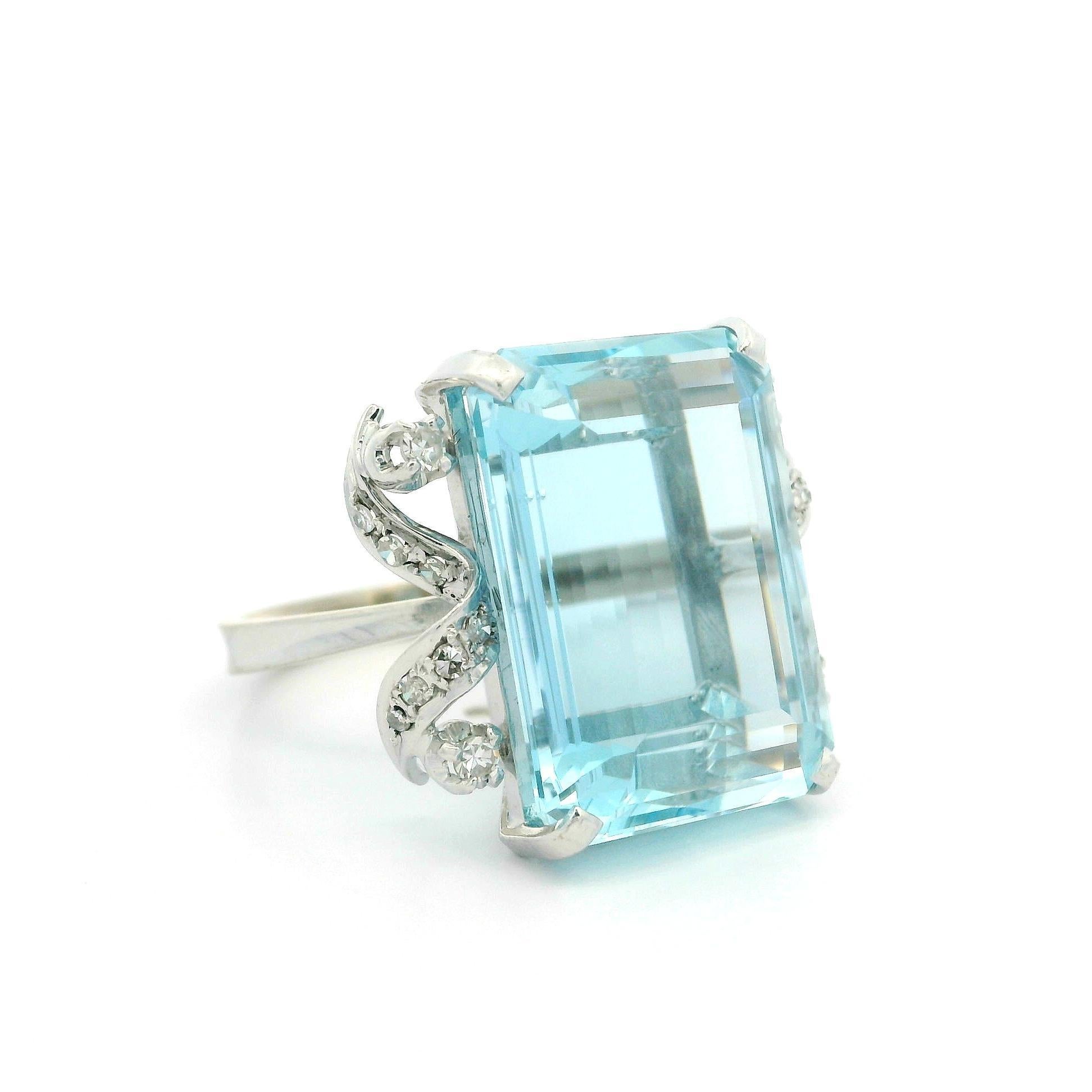 Vintage 14k Gold 18.3ct Emerald Cut Aquamarine & Diamond Ribbon Style Sides Ring For Sale 8