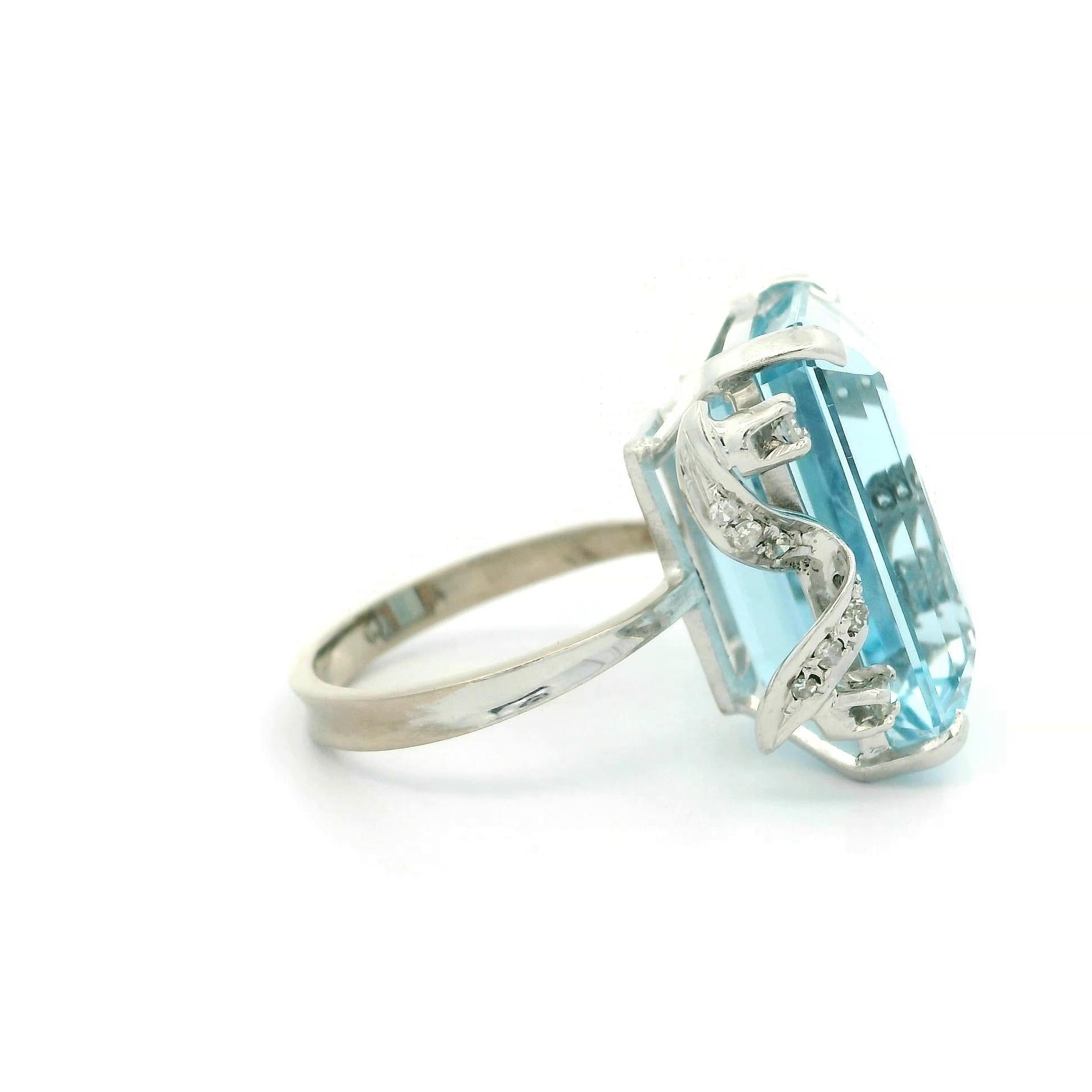 Vintage 14k Gold 18.3ct Emerald Cut Aquamarine & Diamond Ribbon Style Sides Ring For Sale 3