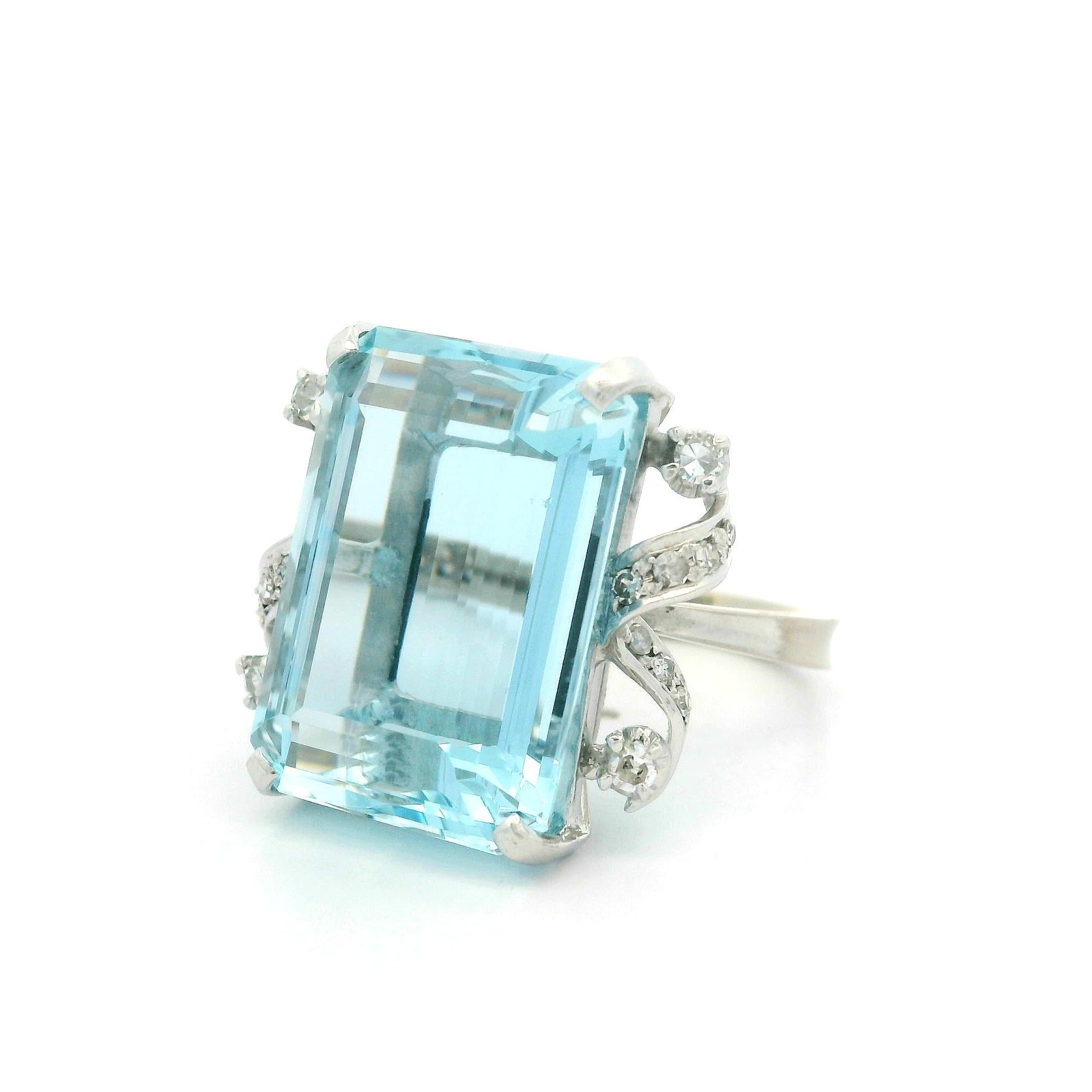 Vintage 14k Gold 18.3ct Emerald Cut Aquamarine & Diamond Ribbon Style Sides Ring For Sale 4