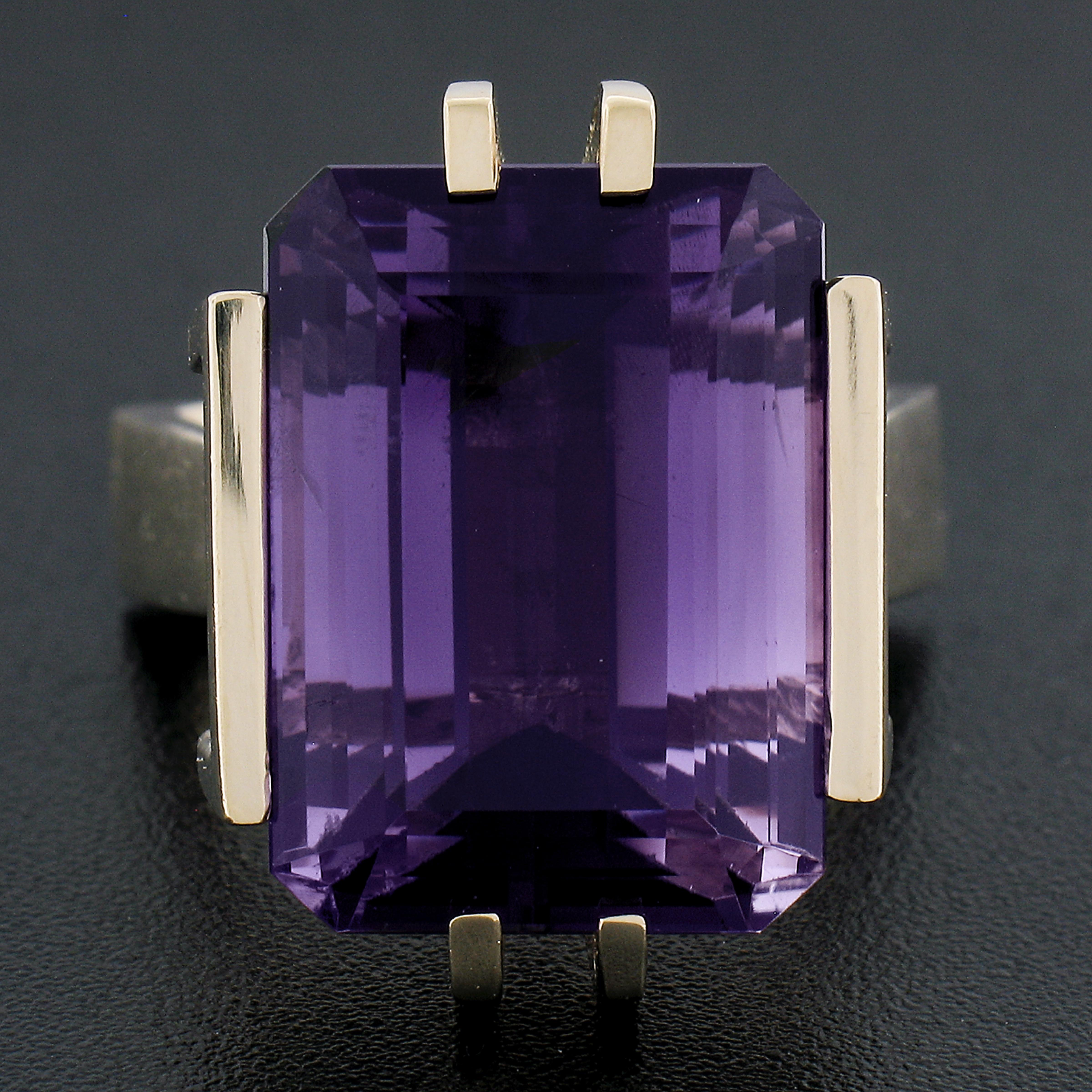 Vintage 14K Gold 20ct Large Emerald Cut Amethyst Solitaire Squared Cocktail Ring In Excellent Condition For Sale In Montclair, NJ
