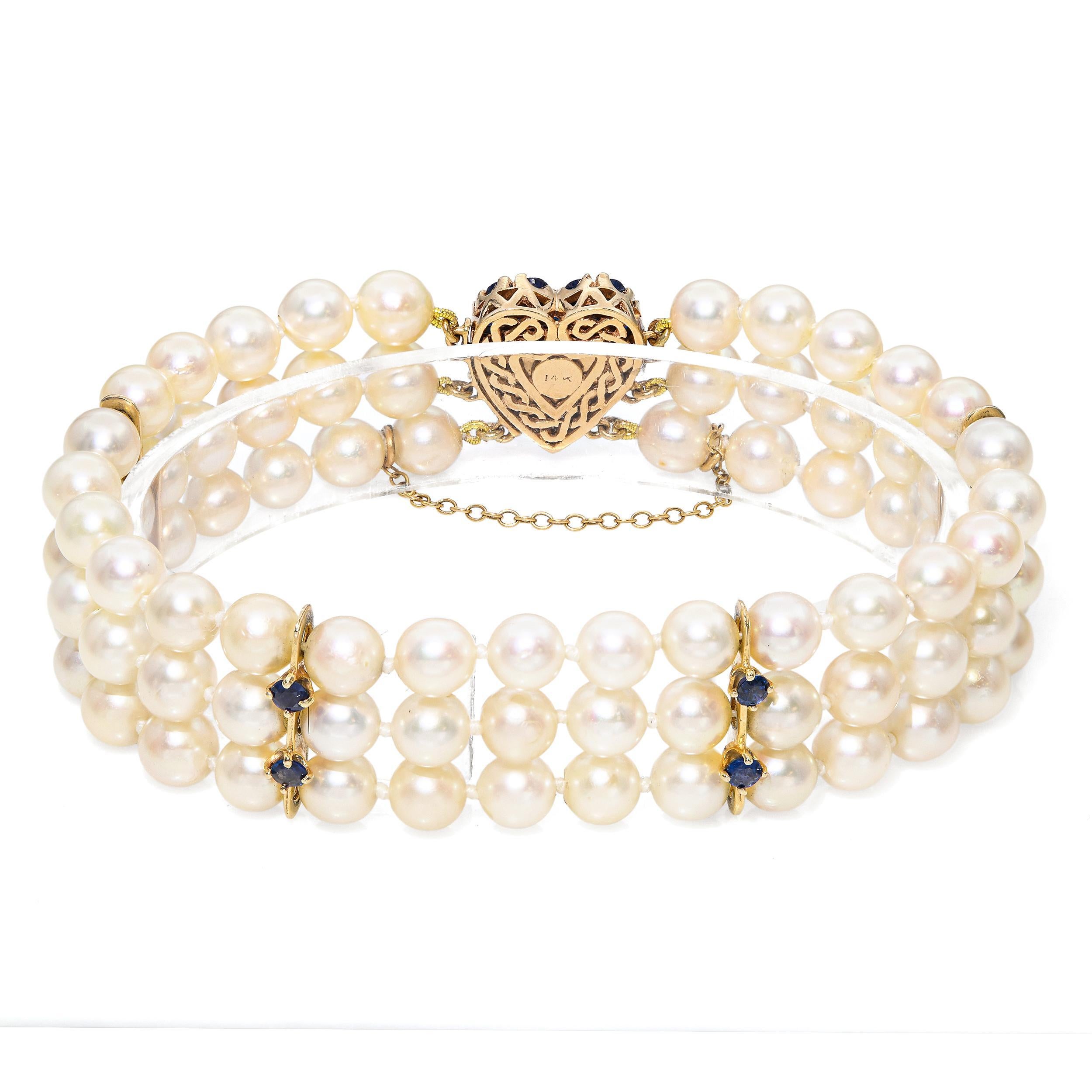 Vintage 14k Gold 2.5tcw Sapphire and Pearl Heart Clasp Triple Strand Bracelet en vente 1