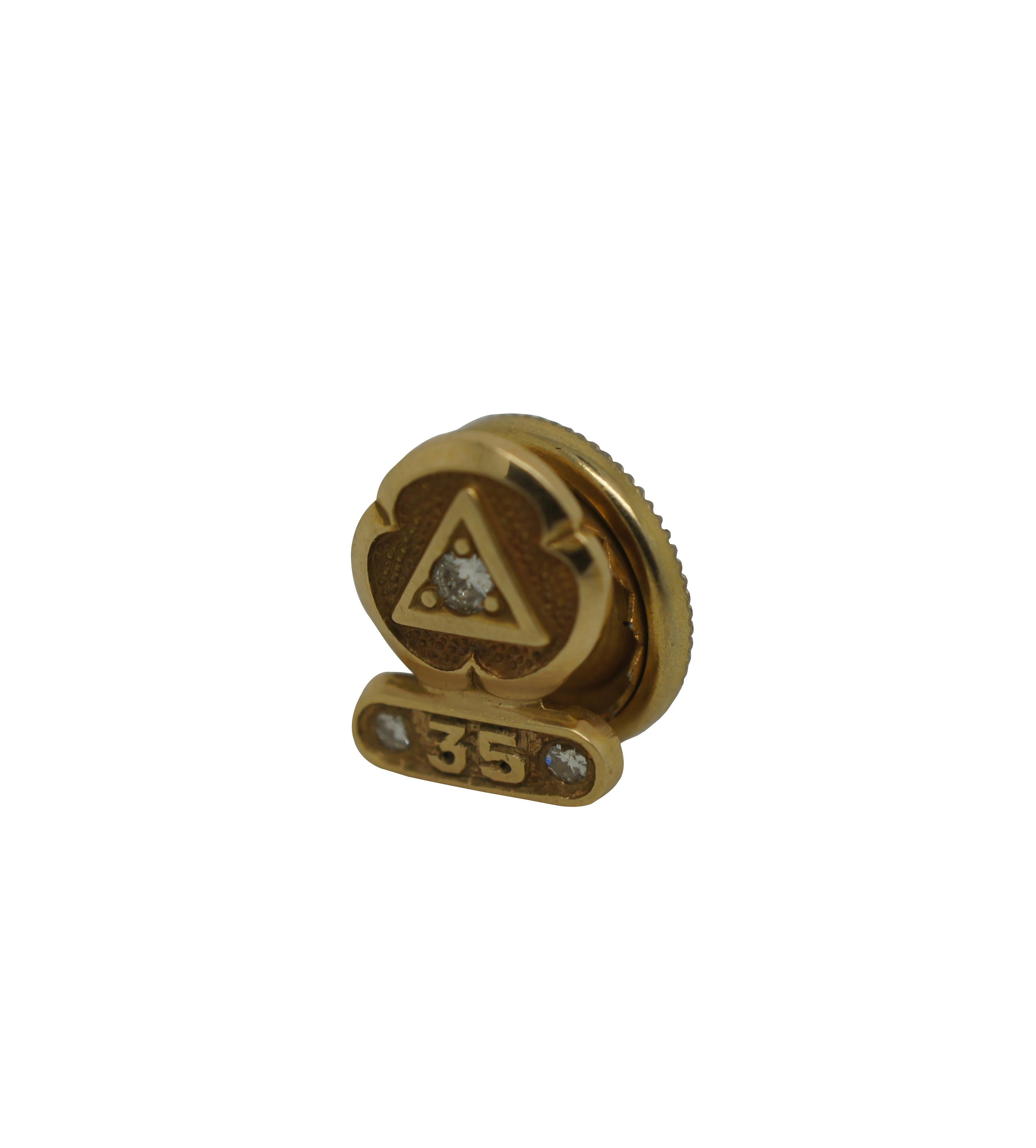 Vintage 14k gold city / employee service award tie tack / lapel pin / brooch featuring a trio of diamonds and delta triangle design.


DIMENSIONS

0.375