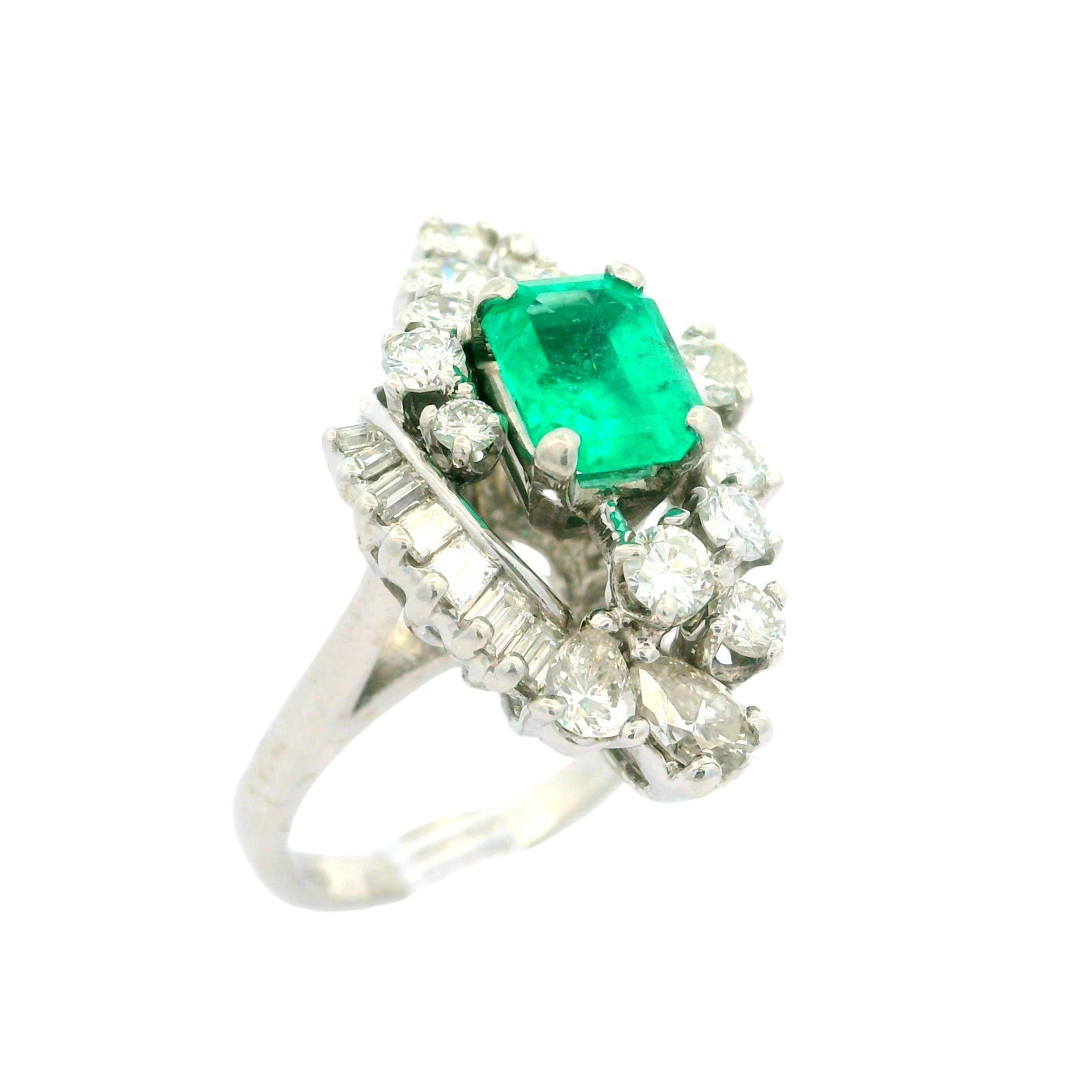 --Stein(e):--
(1) Natürlicher echter kolumbianischer Smaragd - länglicher Smaragd-Schliff - Zinkenbesatz - lebendige grüne Farbe - 8x6mm - 1.37ct (genau. wie pro Papier)
(25) Natürliche echte Diamanten - runder Brillant-, Birnen-, Baguette- &