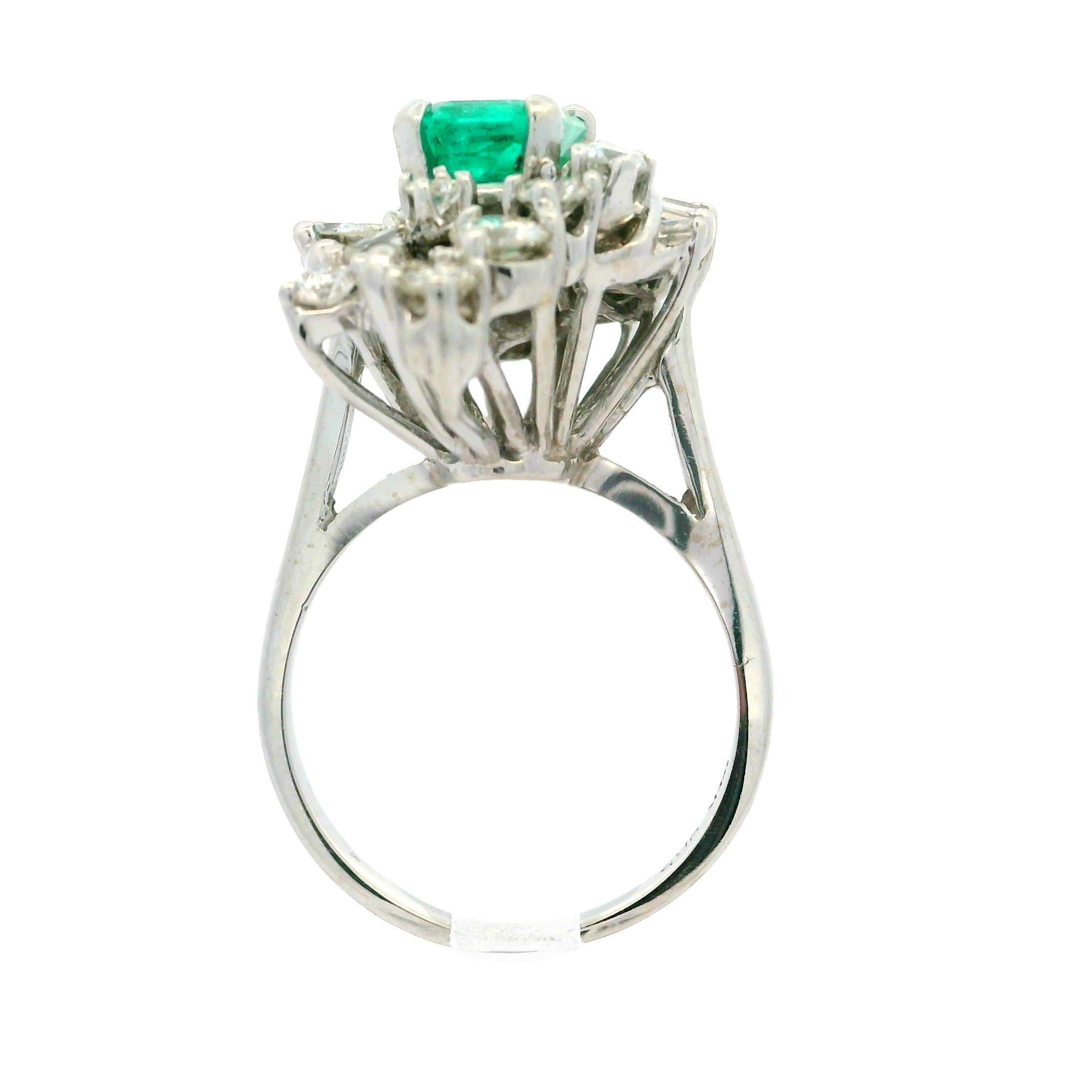Vintage 14k Gold 3,87 Karat kolumbianischer Smaragd & Diamant Cluster Sprüh-Cocktailring (Smaragdschliff) im Angebot