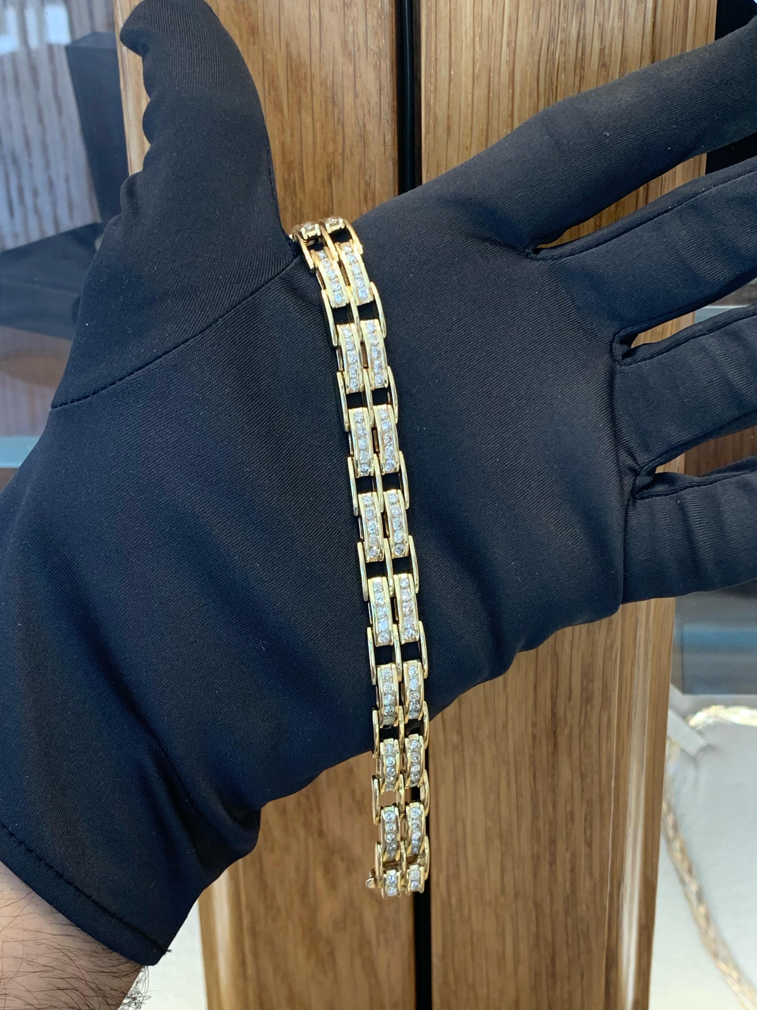 Vintage 14k Gold 5.0 Carat Double-Row Diamond Bracelet In Excellent Condition For Sale In Ramat Gan, IL