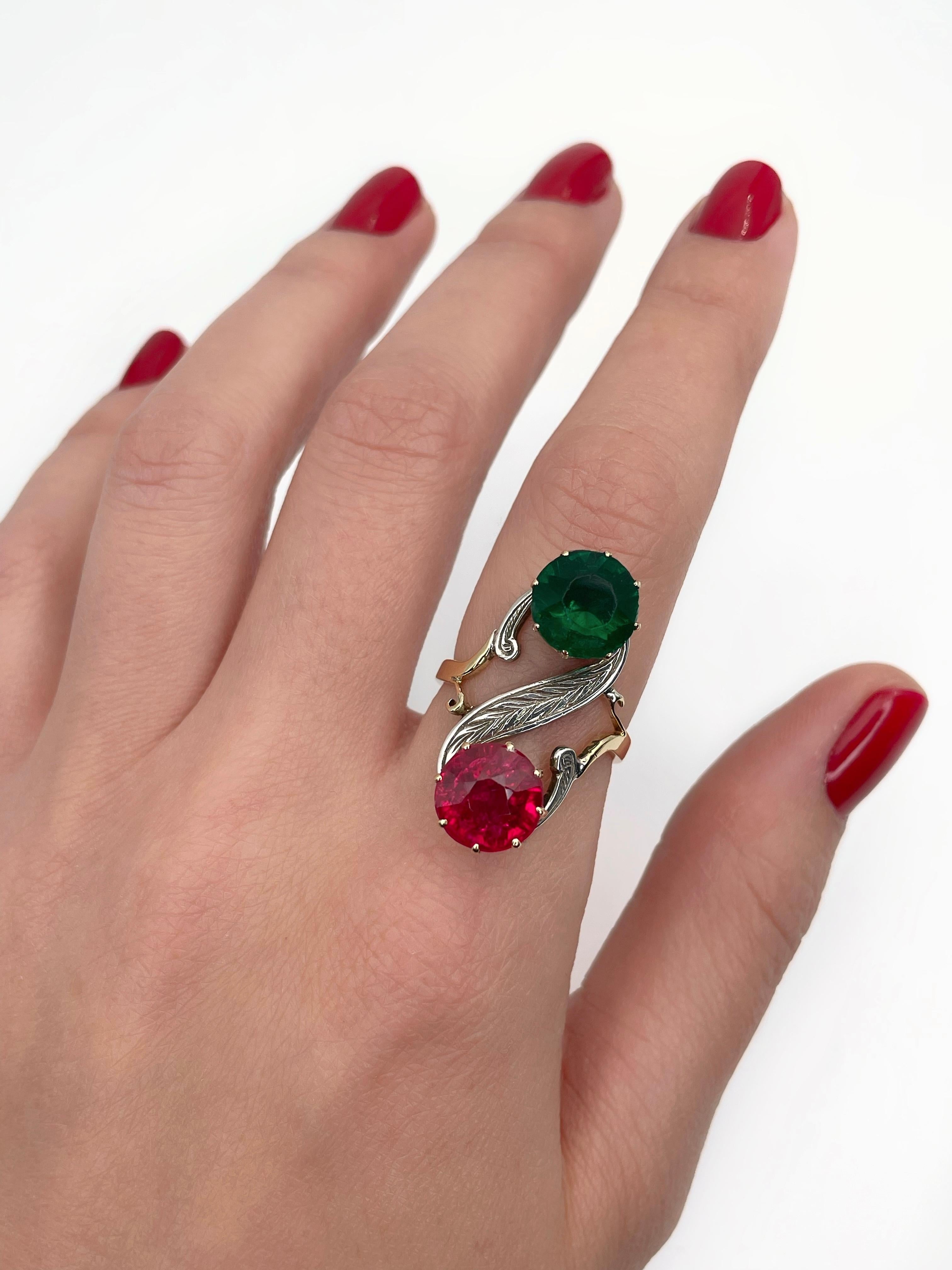 Women's or Men's Vintage 14 Karat Gold 830 Silver Synthetic Ruby Emerald S-Shaped Ring