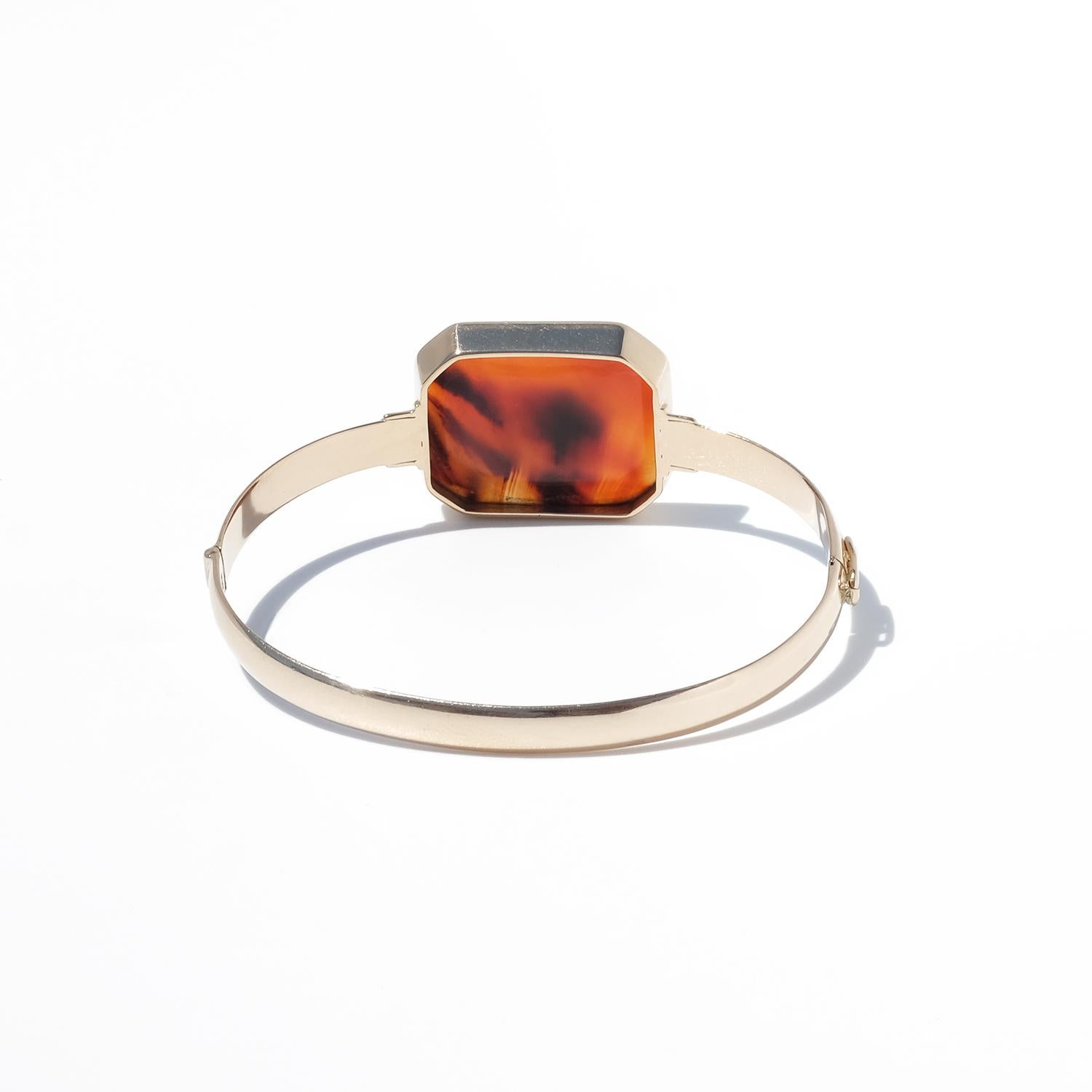 Women's or Men's Vintage 14K Gold and Agate Fixed Bracelet by Bertel Wilhelm Nordström Made 1958 For Sale