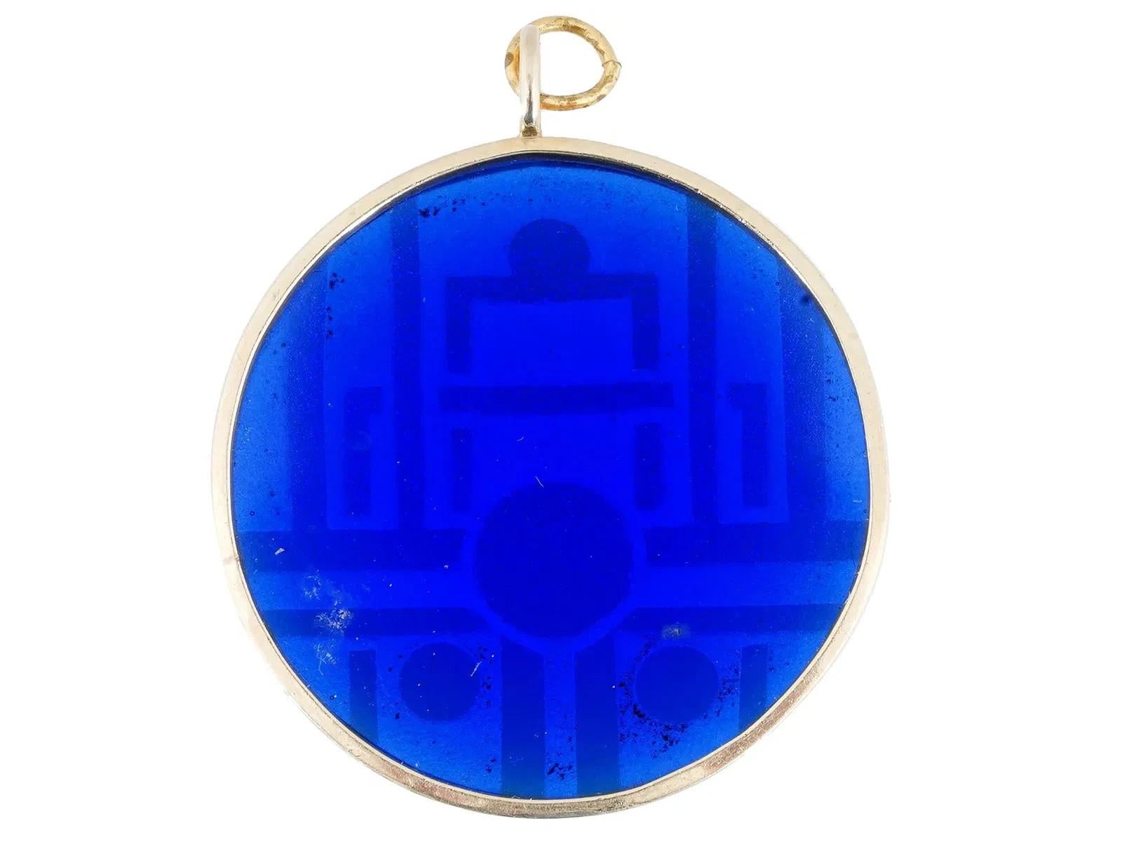Ciondolo vintage in oro 14K e vetro blu In condizioni buone in vendita a New York, NY