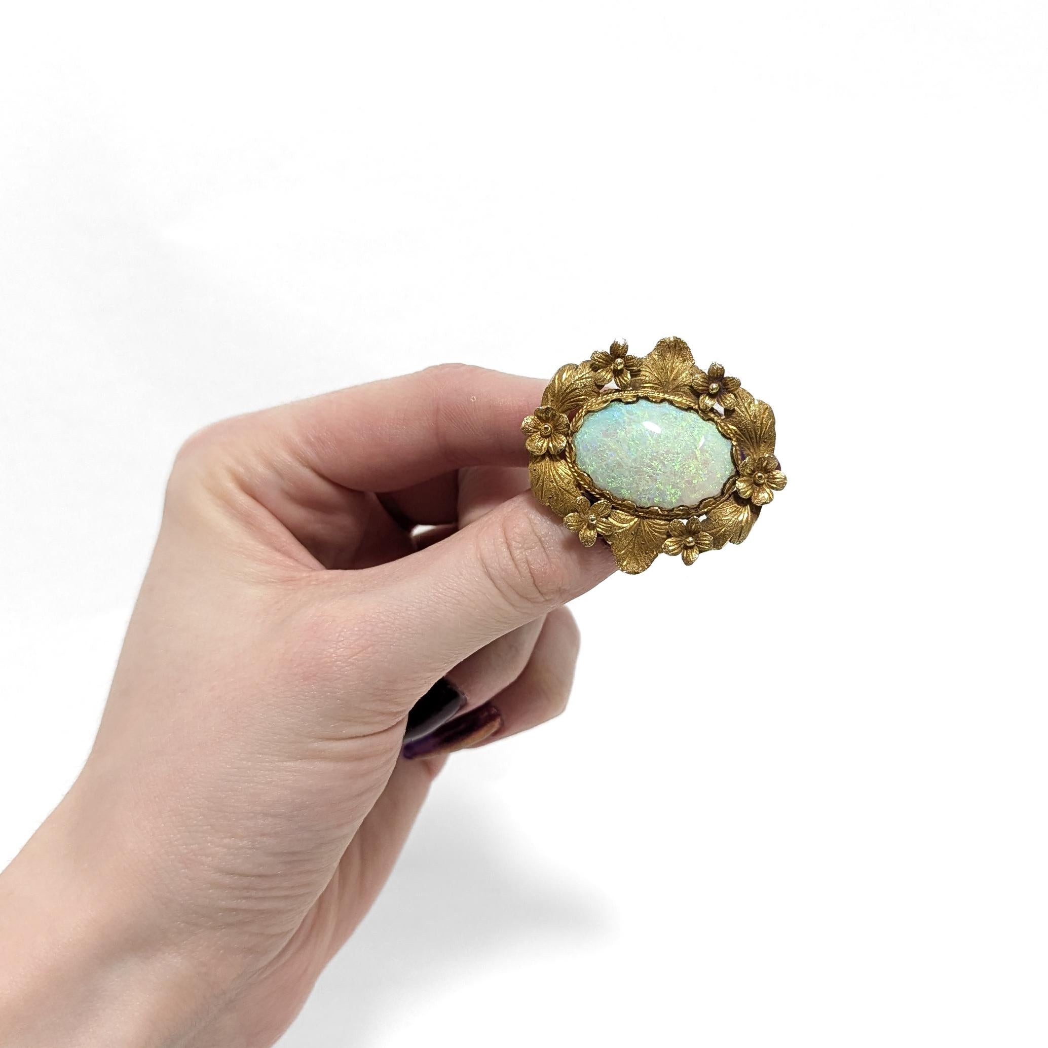 Vintage 14K Gold und Opal Cabochon Floral Brosche (Retro) im Angebot