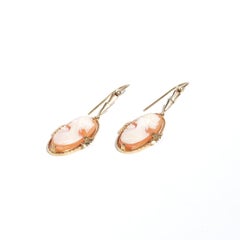 Pendientes vintage de oro de 14 quilates y camafeo de concha de principios del siglo XX