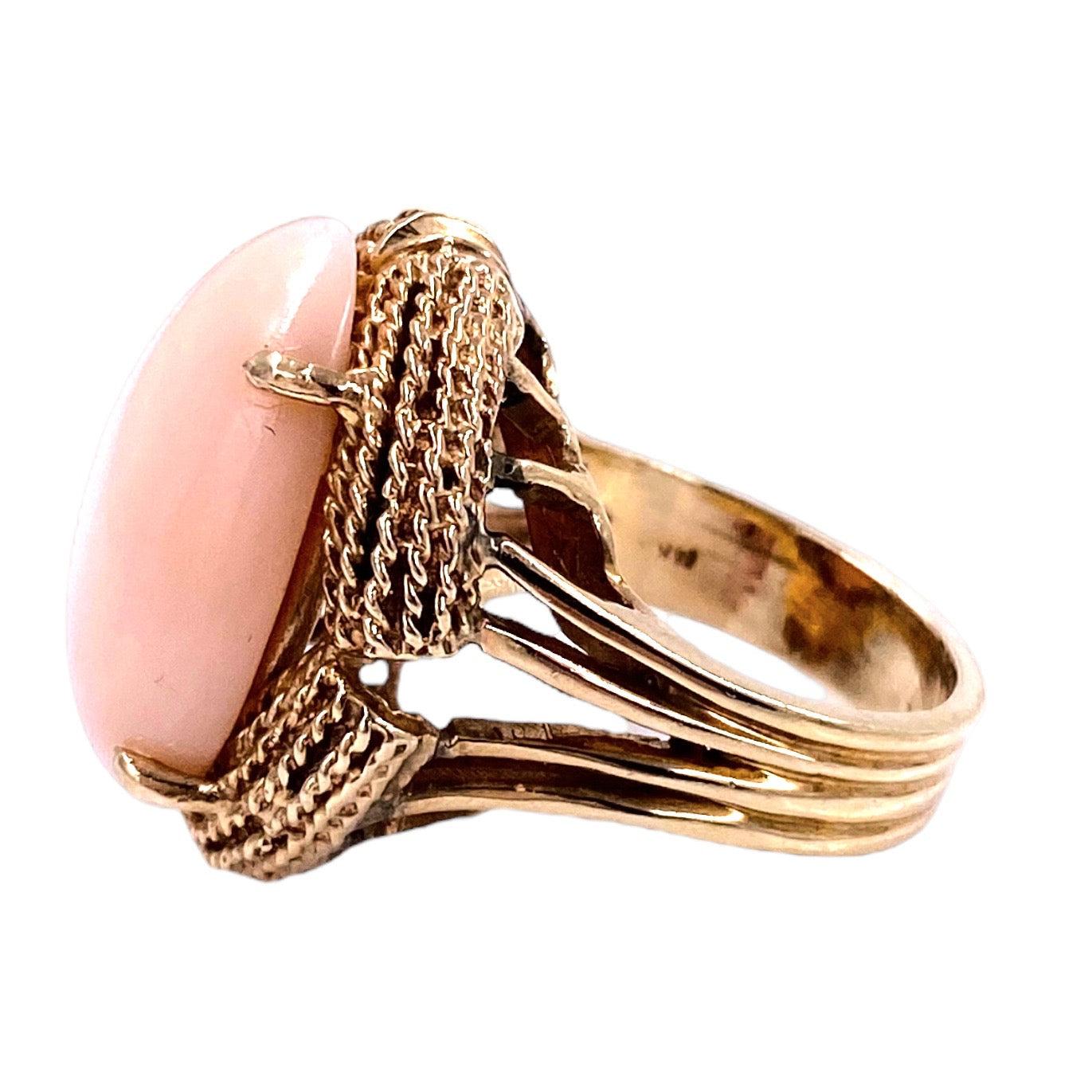 Vintage 14K Gold Angel Skin Coral Ring In Good Condition For Sale In Henderson, NV