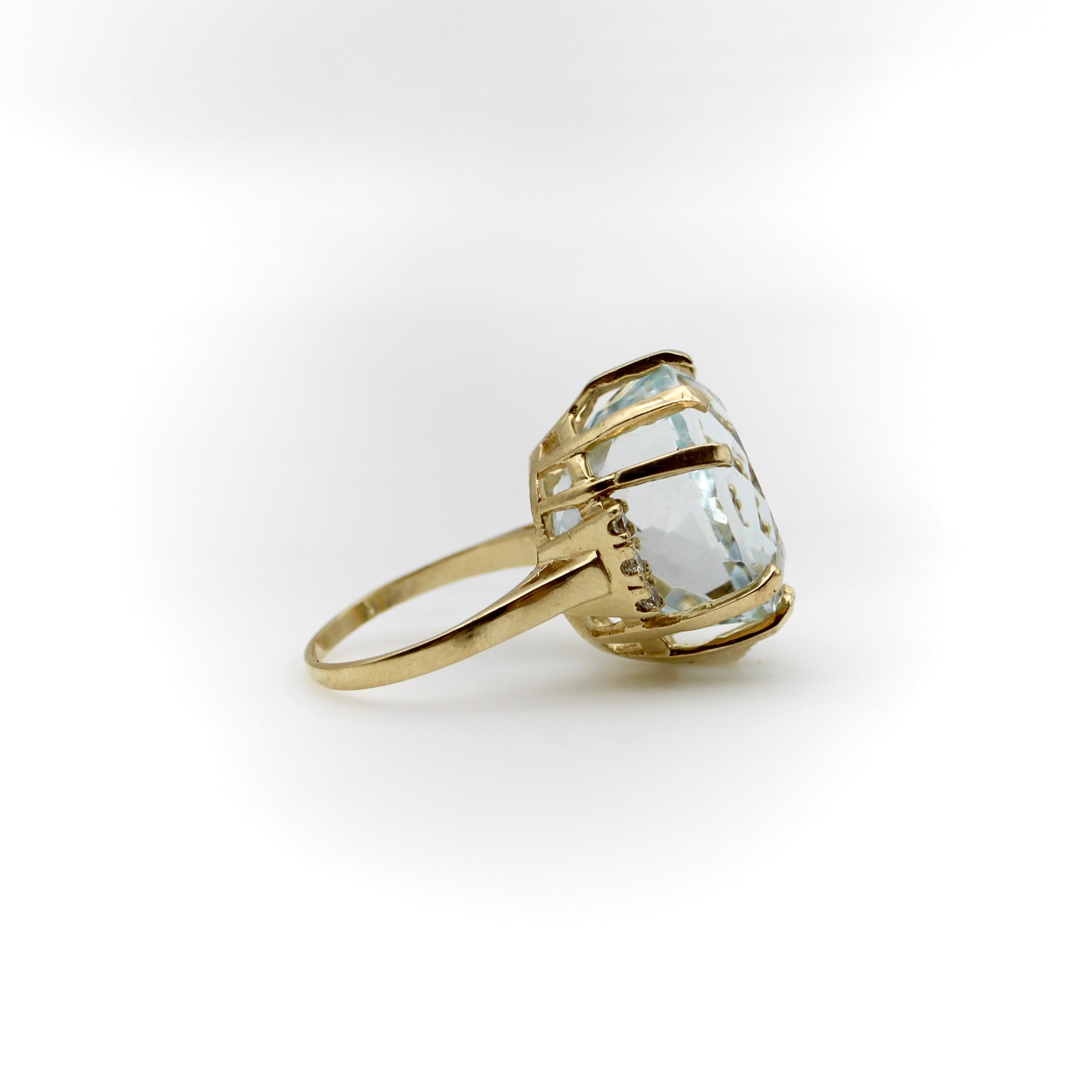 Modern Vintage 14K Gold Aquamarine and Diamond Cocktail Ring For Sale