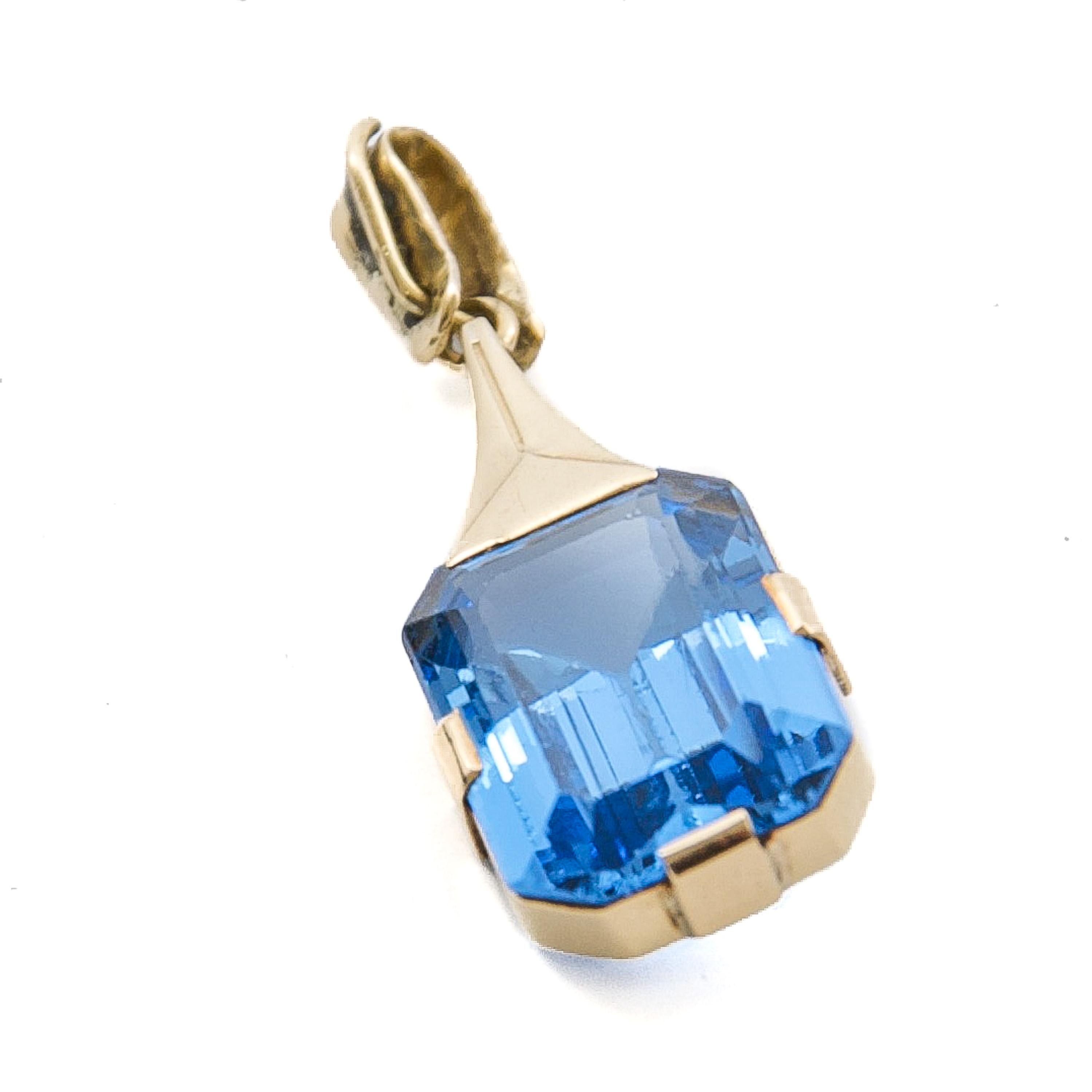 Ciondolo con pietra di vetro con acquamarina in oro 14K vintage in vendita 3