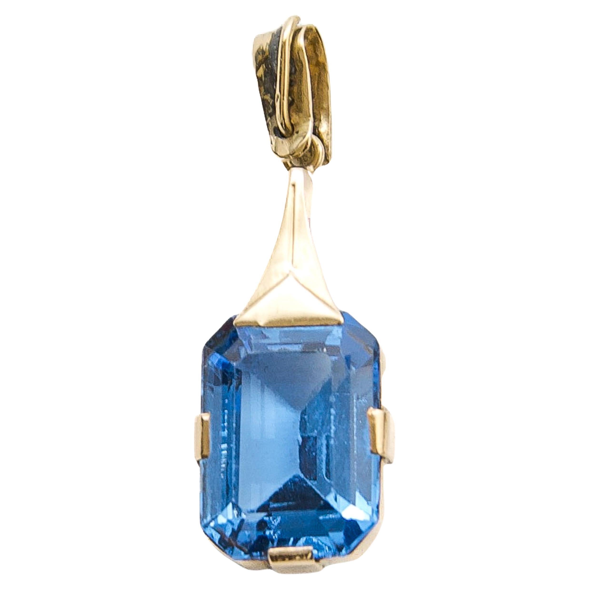 Ciondolo con pietra di vetro con acquamarina in oro 14K vintage in vendita