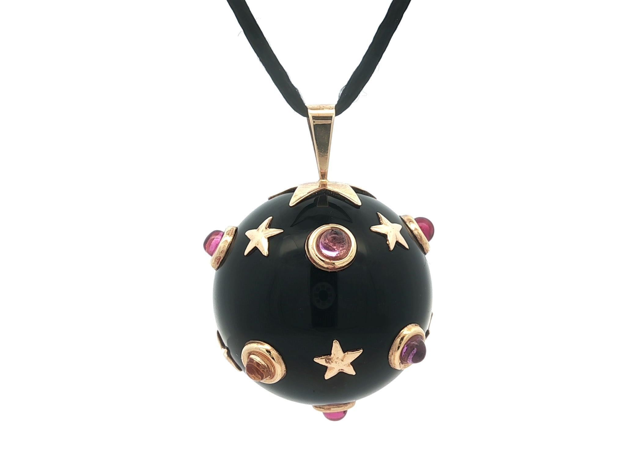 Ciondolo a sfera in oro 14k con pietra nera, ametista e citrino Sputnik Corde di seta in vendita