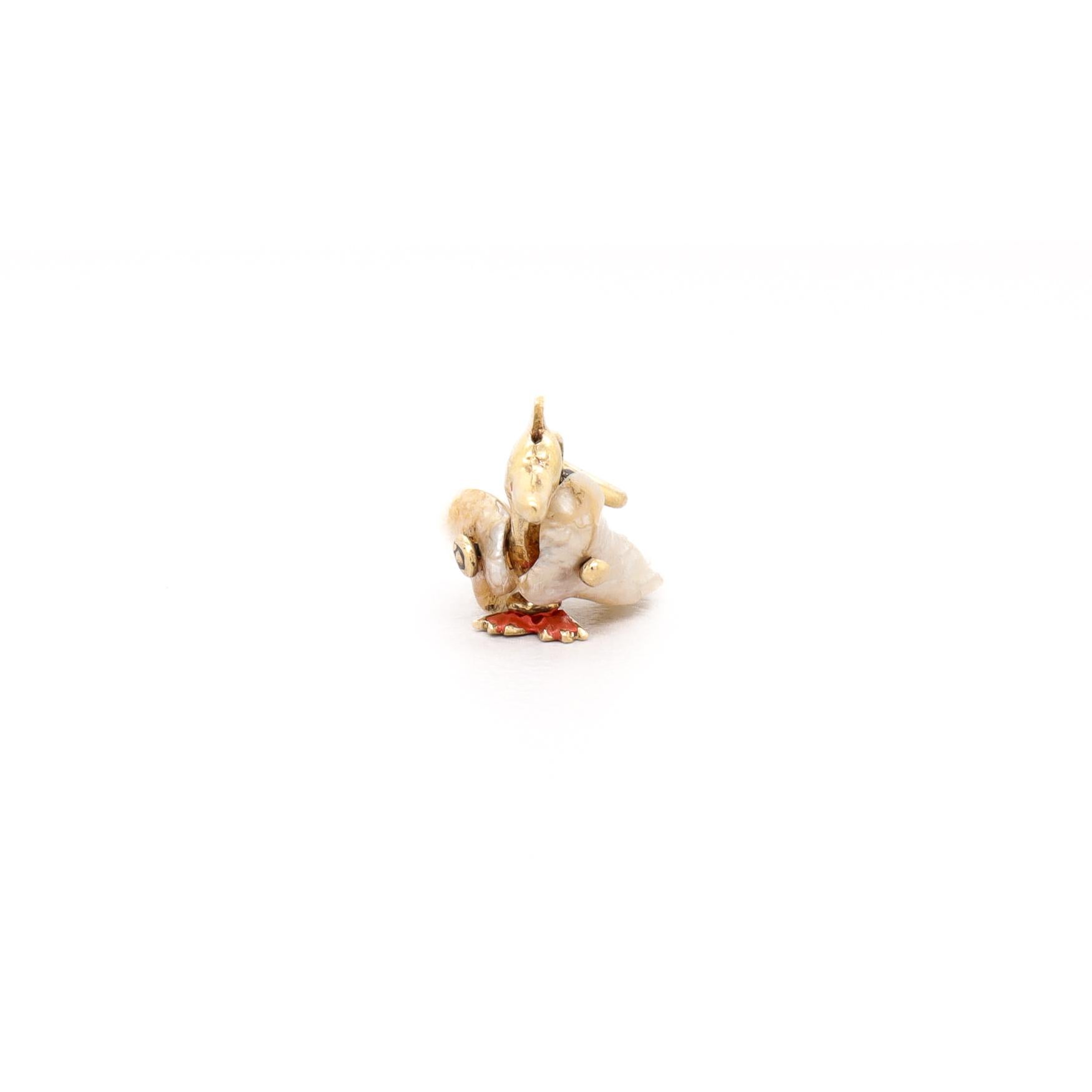 Vintage 14K Gold & Baroque Pearl Figural Duck Charm for a Bracelet en vente 4