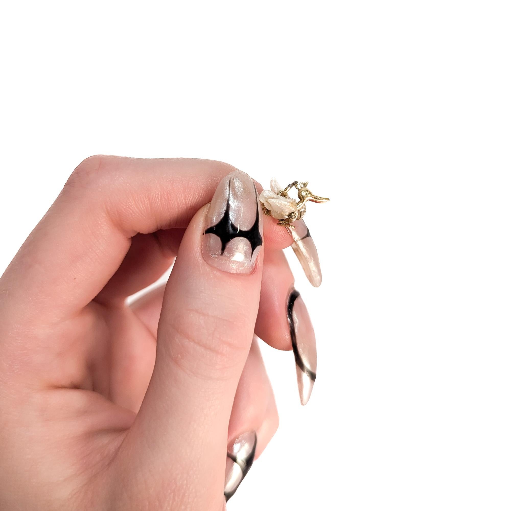 Moderne Vintage 14K Gold & Baroque Pearl Figural Duck Charm for a Bracelet en vente