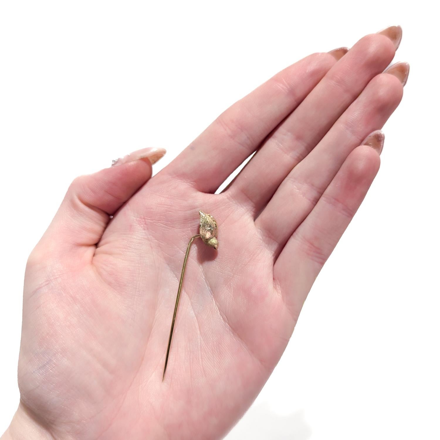 Spillone d'oro 14k con uccello in volo in vendita 3
