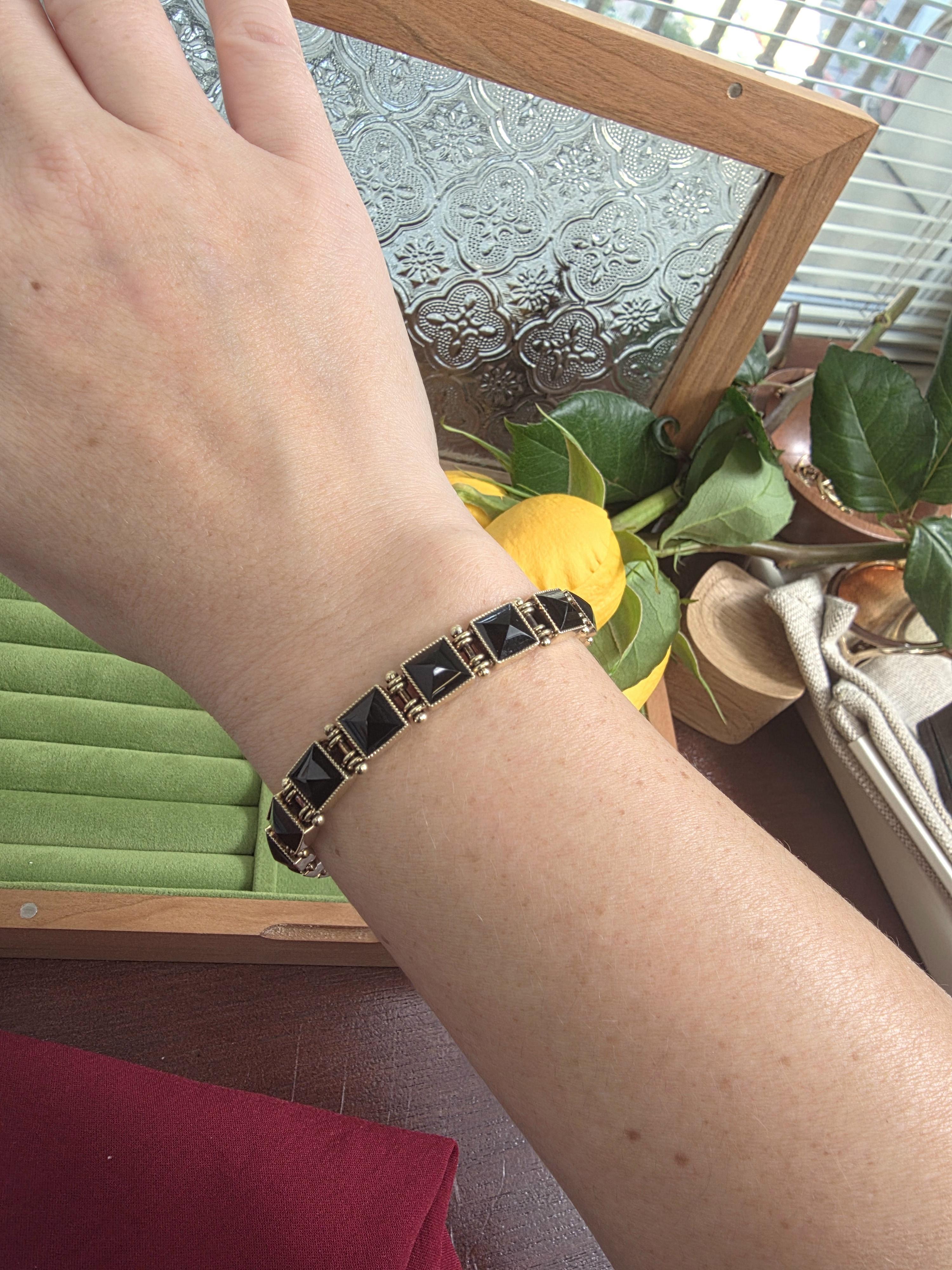 Vintage 14K Gold Schwarz Onyx Pyramide Kette Armband (Neuägyptisch) im Angebot