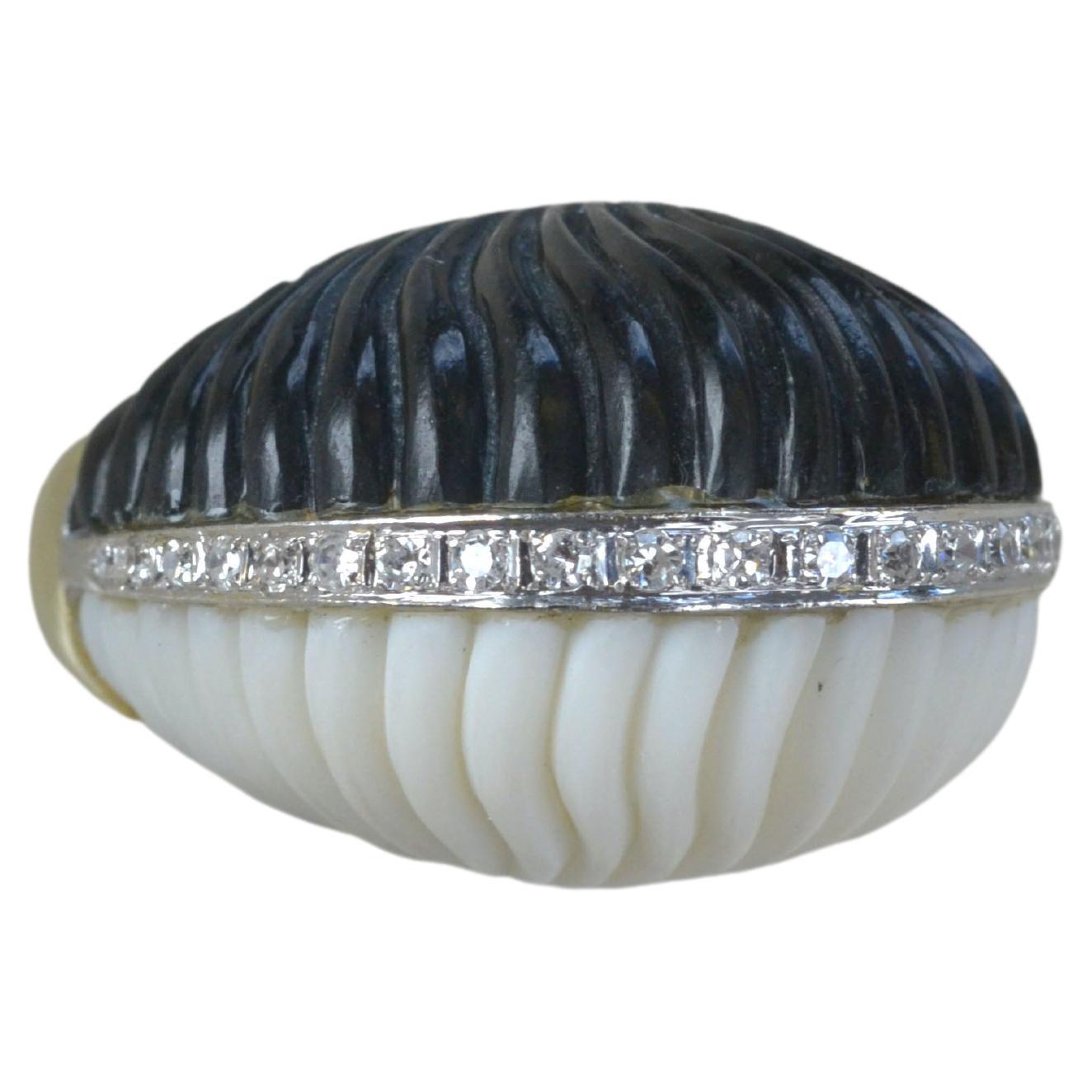 Vintage 14k Gold Black & White Onyx Scalloped Ring with Diamonds, One-of-a-kind For Sale
