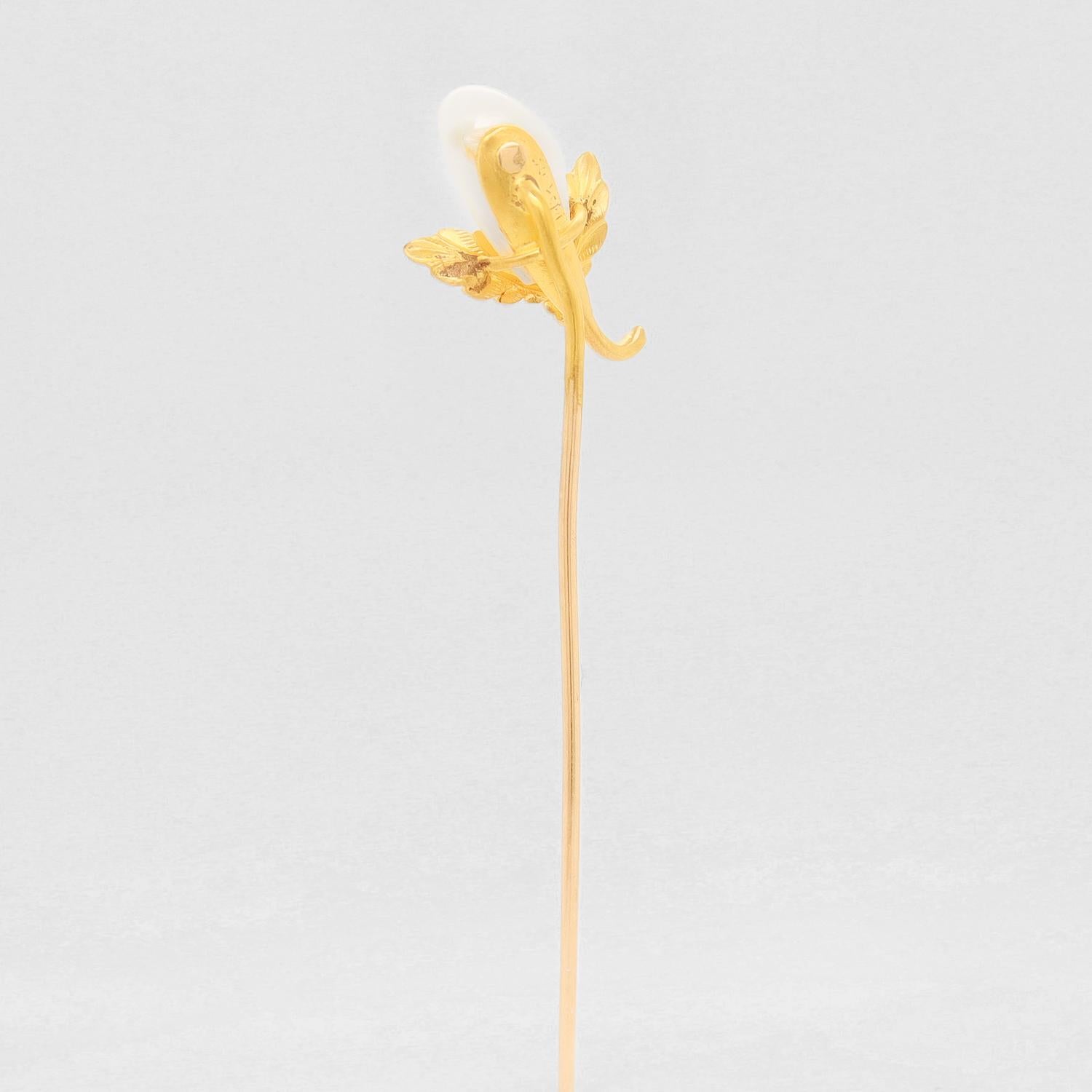 Vintage 14k Gold & Blister Pearl Gourd or Eggplant Stickpin In Good Condition For Sale In Philadelphia, PA