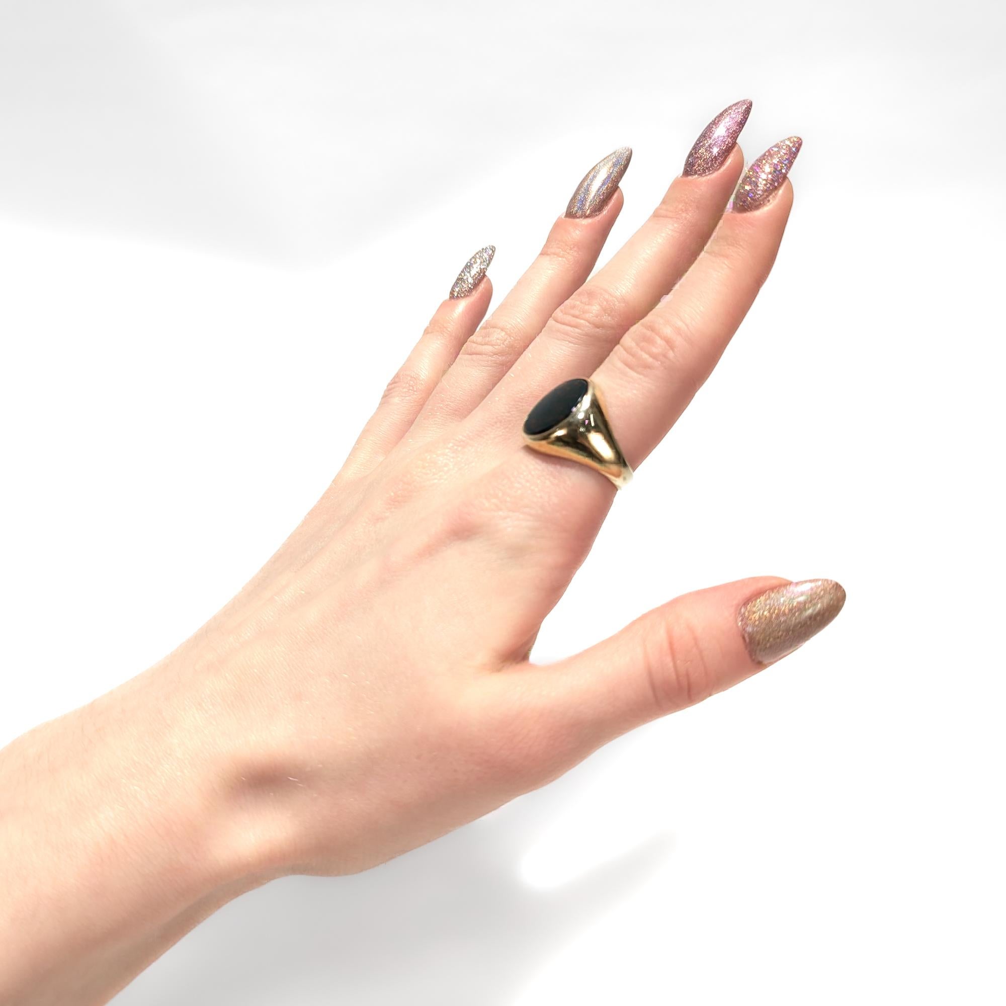 Anello con firma in oro 14K e pietra di sangue cabochon vintage di Jones & Woodland in vendita 6