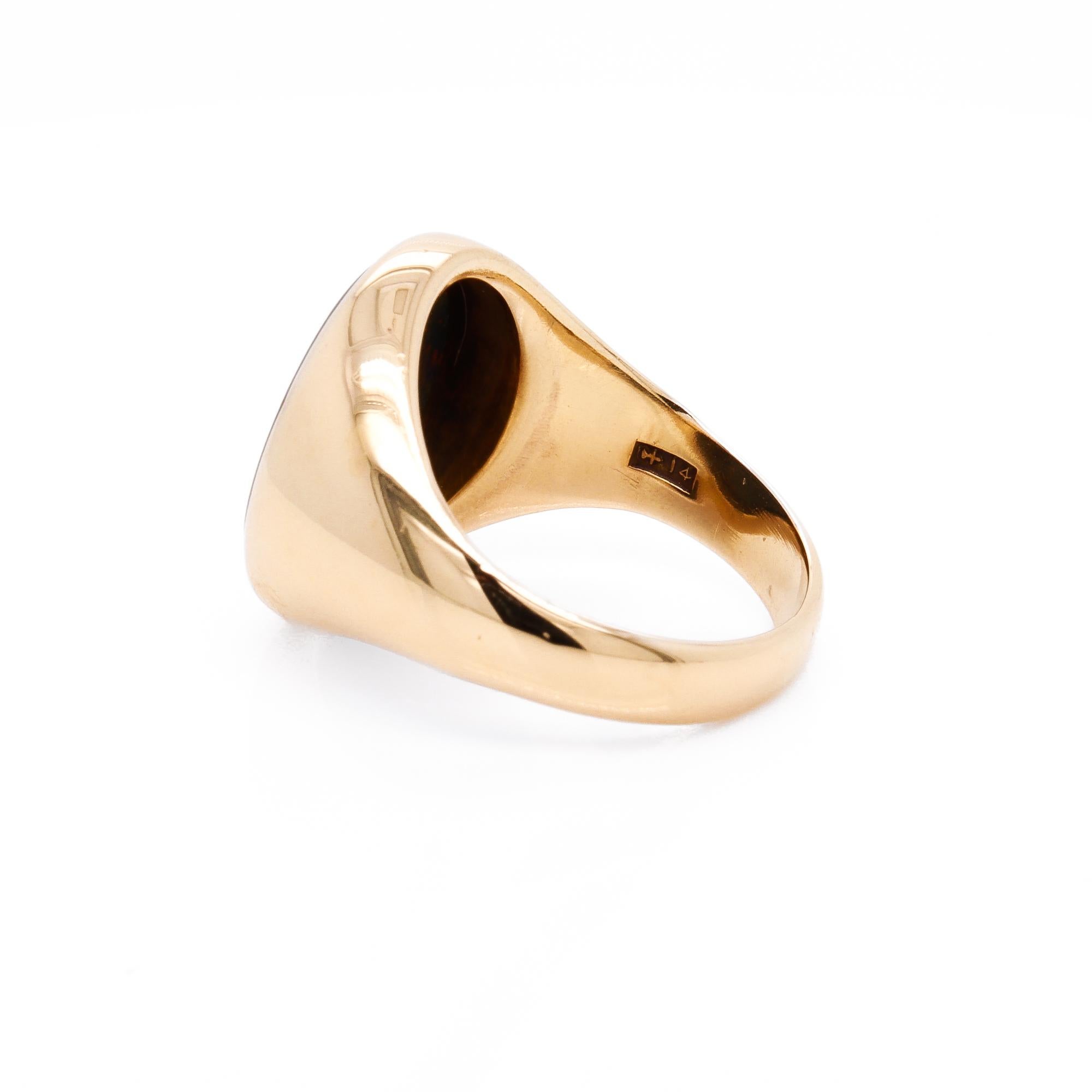 Anello con firma in oro 14K e pietra di sangue cabochon vintage di Jones & Woodland in vendita 2