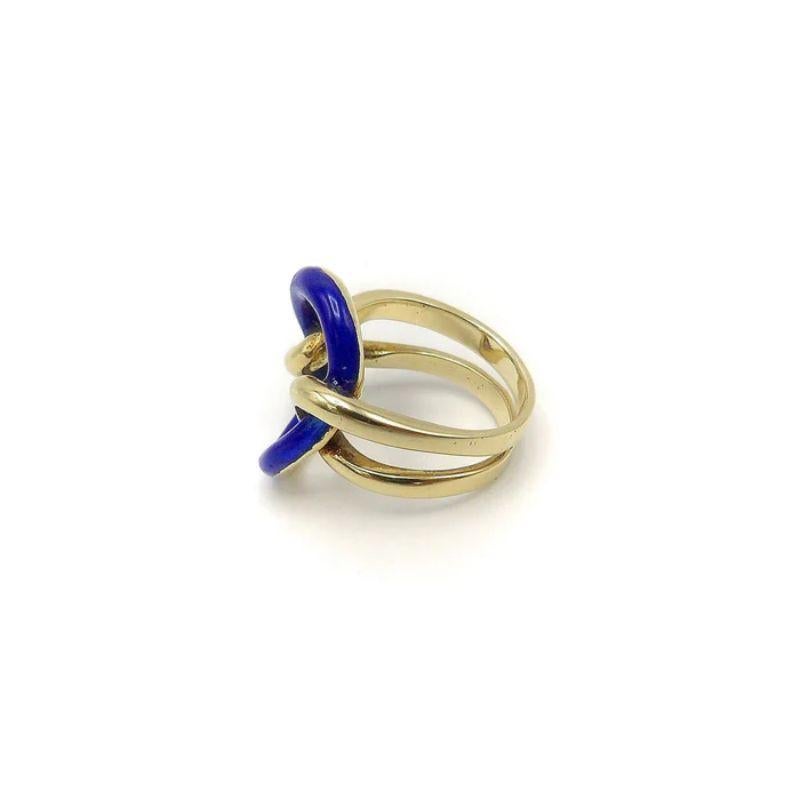 Vieille bague en or 14K émaillé bleu à nœud d'amoureux, circa 1990 en vente 3