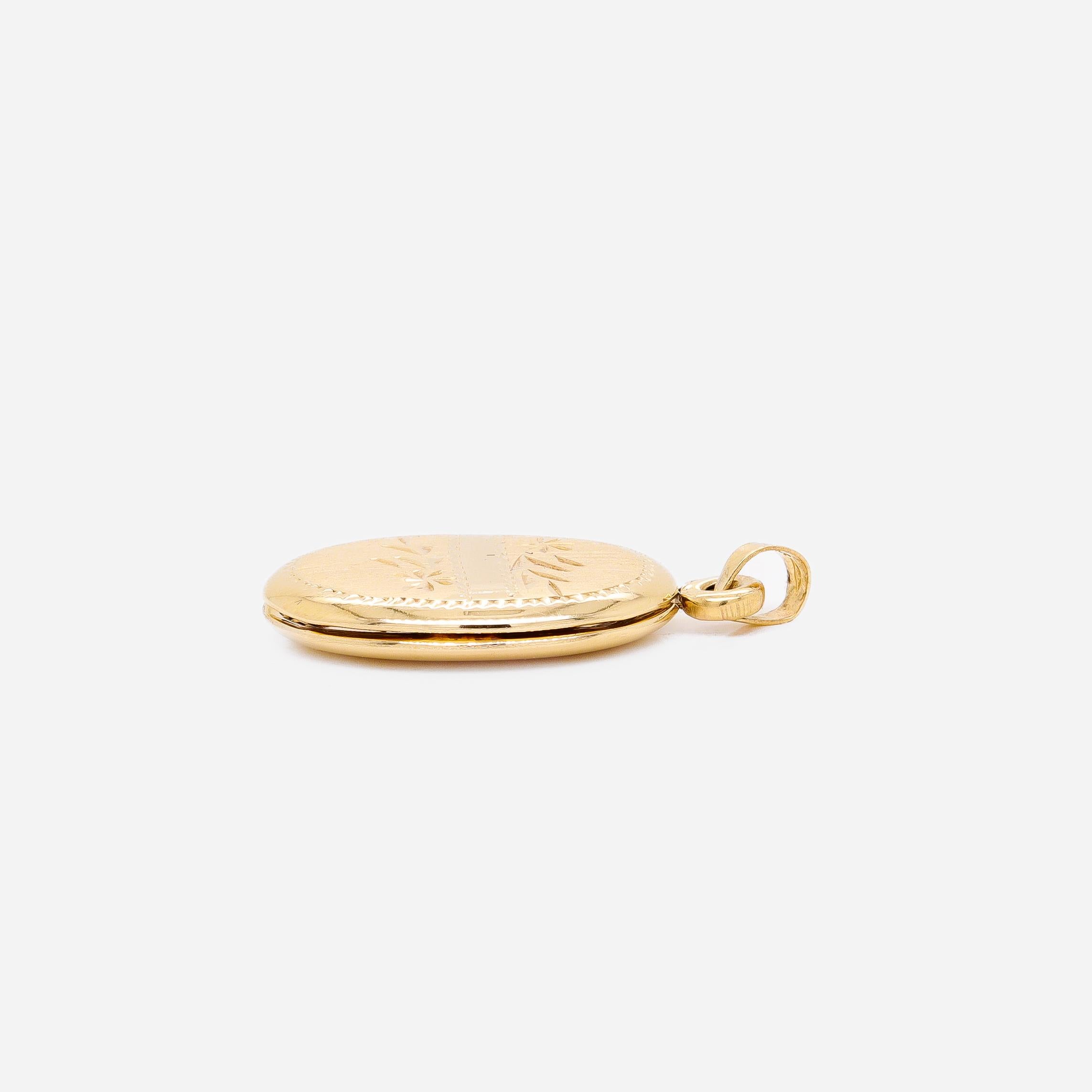 Pendentif ou breloque vintage en or 14K Brite-Cut Locket en vente 6