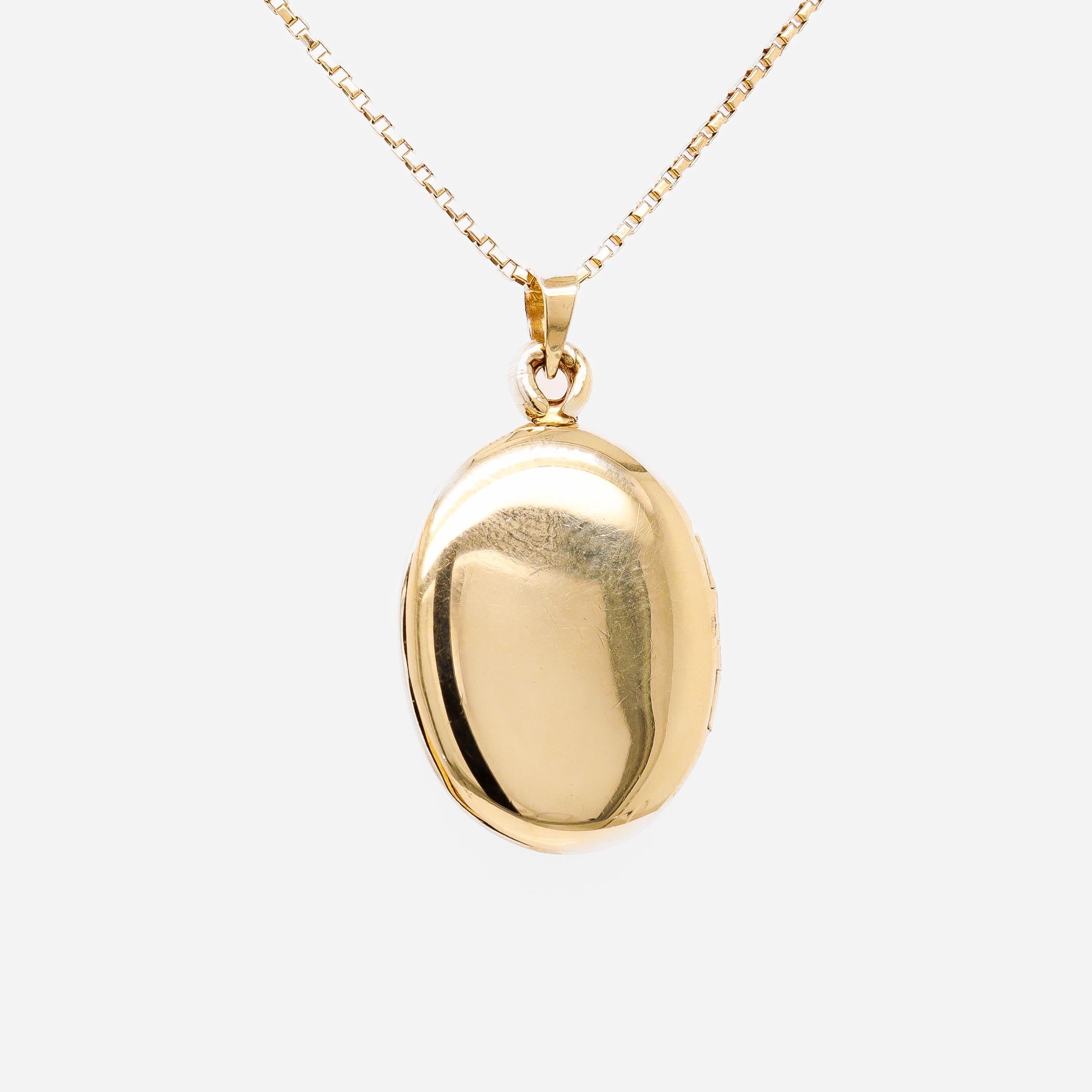 Pendentif ou breloque vintage en or 14K Brite-Cut Locket en vente 4