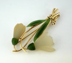 Vintage 14k gold brooch with jadeite & chalcedony flowers decorations., 1950's