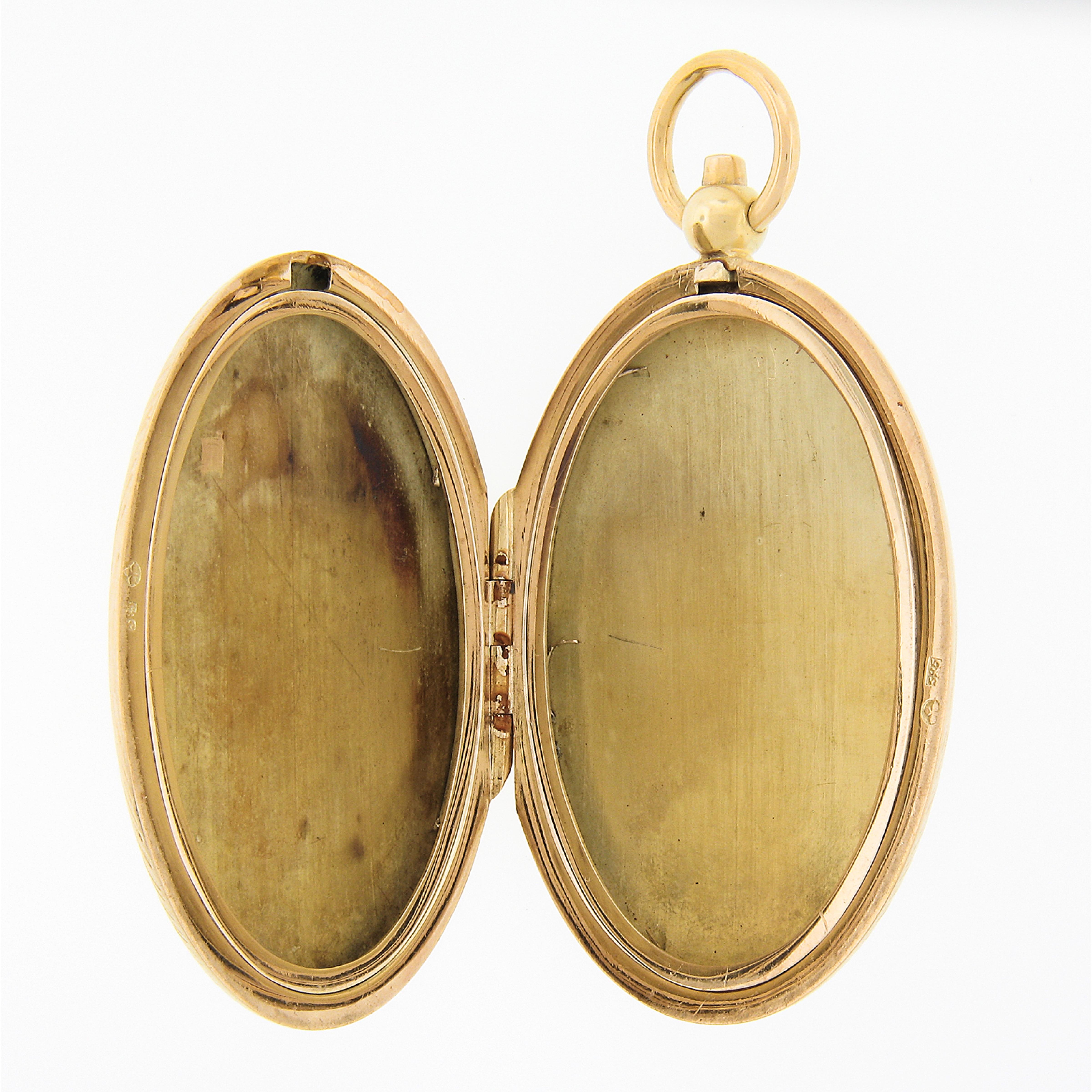 Pendentif médaillon ovale extra large vintage en or 14 carats brossé et finition texturée Unisexe en vente