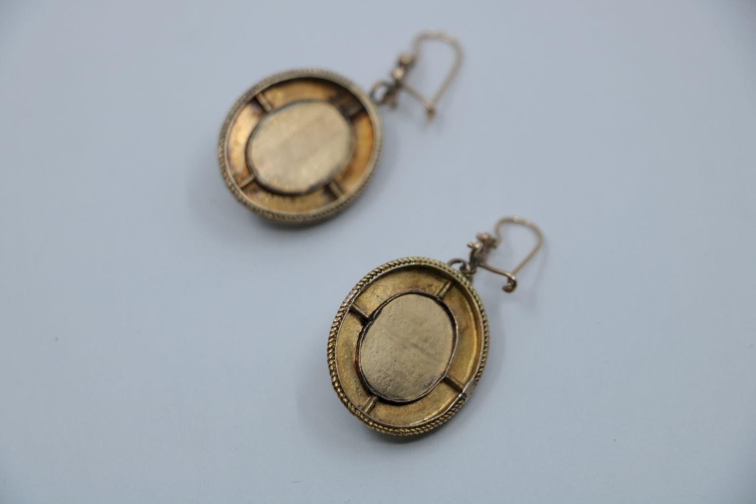 Vintage 14K Gold Cameo Earrings For Sale 4
