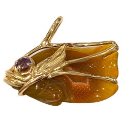 Vintage 14K Gold geschnitzt Achat Fisch Anhänger