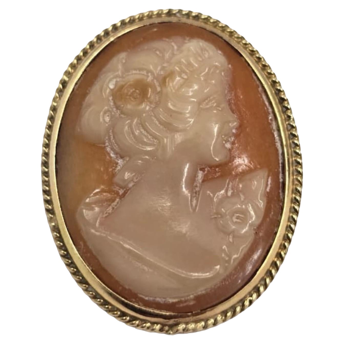 Broche y colgante convertibles en camafeo de concha tallada en oro vintage de 14 quilates