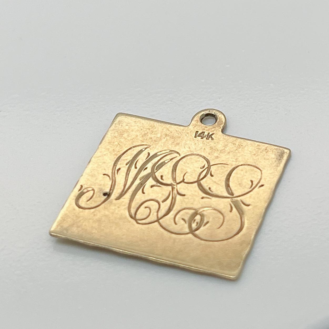 Vintage 14K Gold Charm for a Bracelet of a Birthday Calendar In Good Condition In Philadelphia, PA