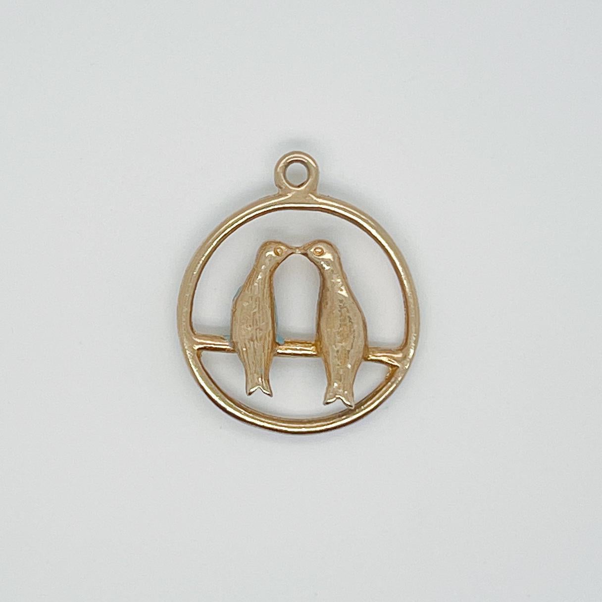Vintage 14K Gold Charm for a Bracelet of Two Lovebirds In Good Condition In Philadelphia, PA