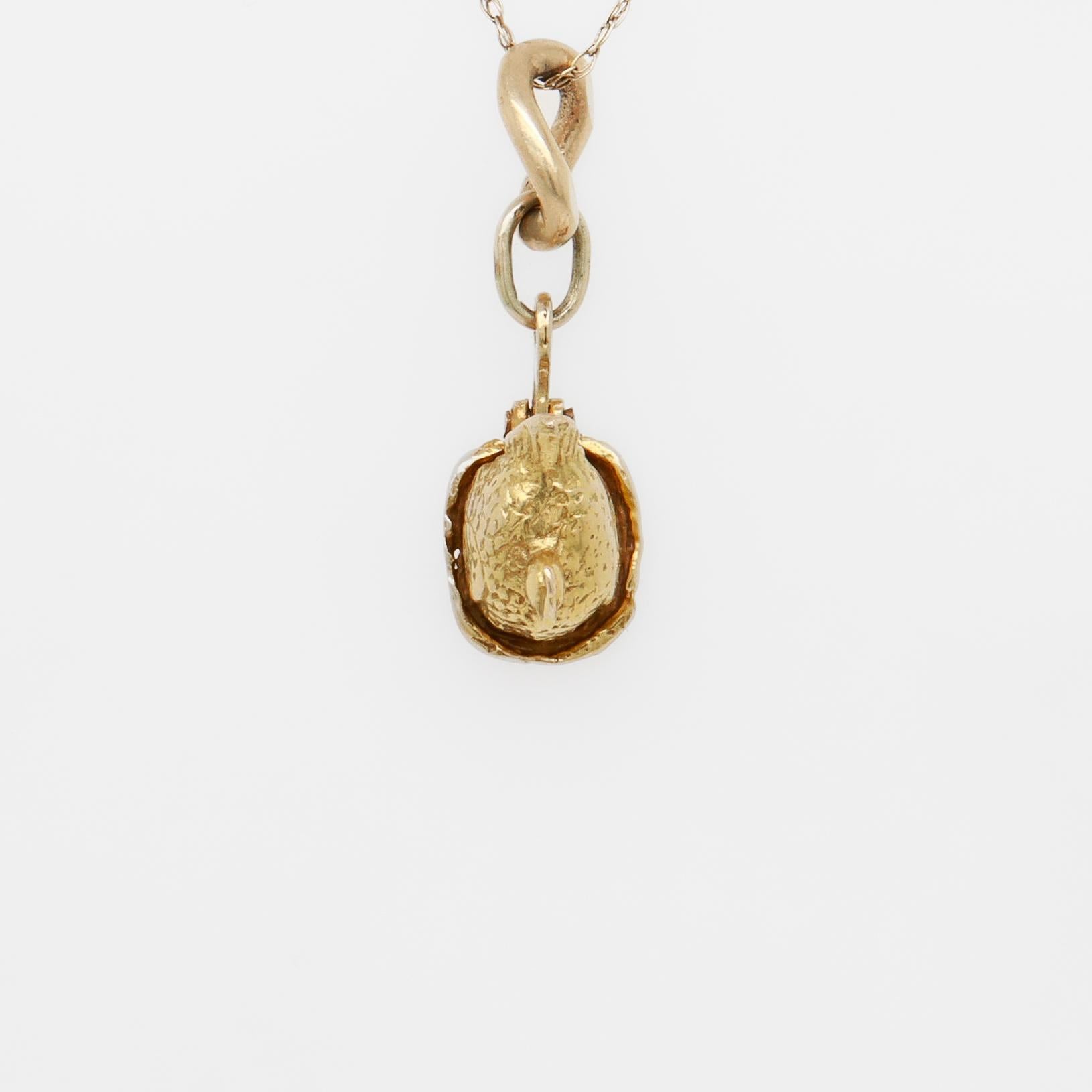 Vintage 14K Gold Charm of Hen Sitting on Nest of Chicks For Sale 3
