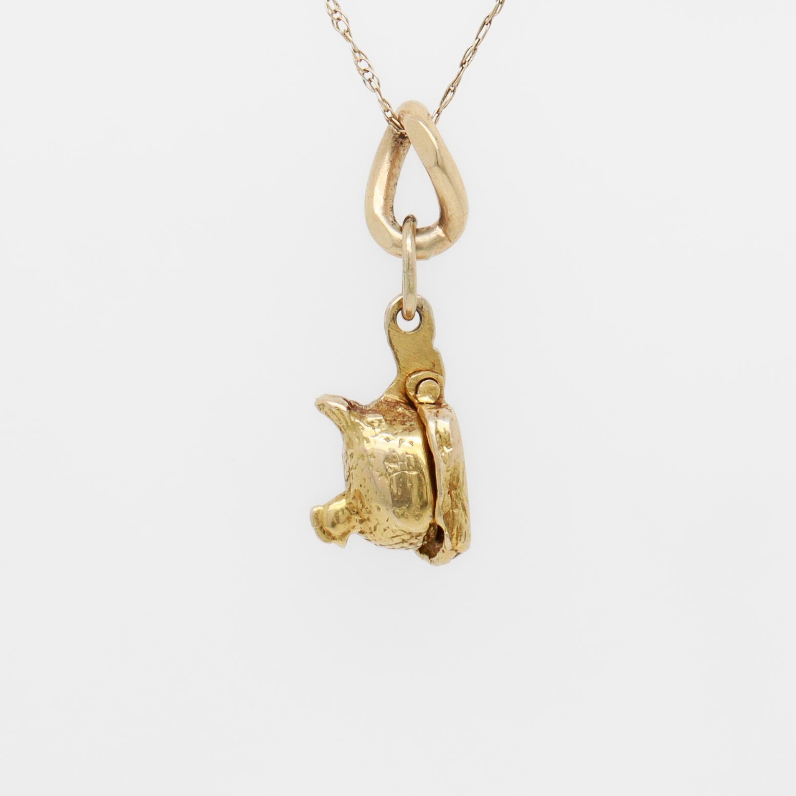 Vintage 14K Gold Charm of Hen Sitting on Nest of Chicks For Sale 4